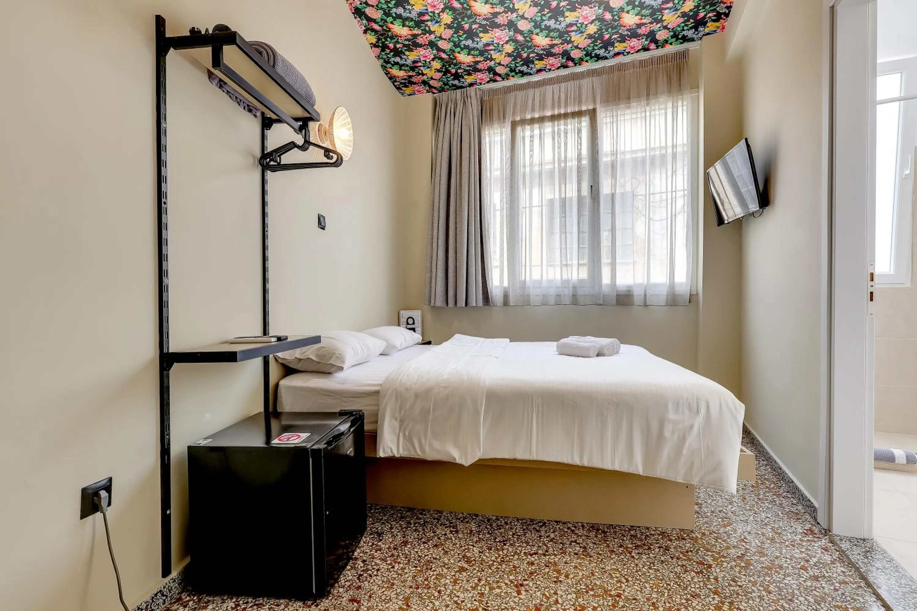 Photo of the whole room, Bed in 7ATHENS