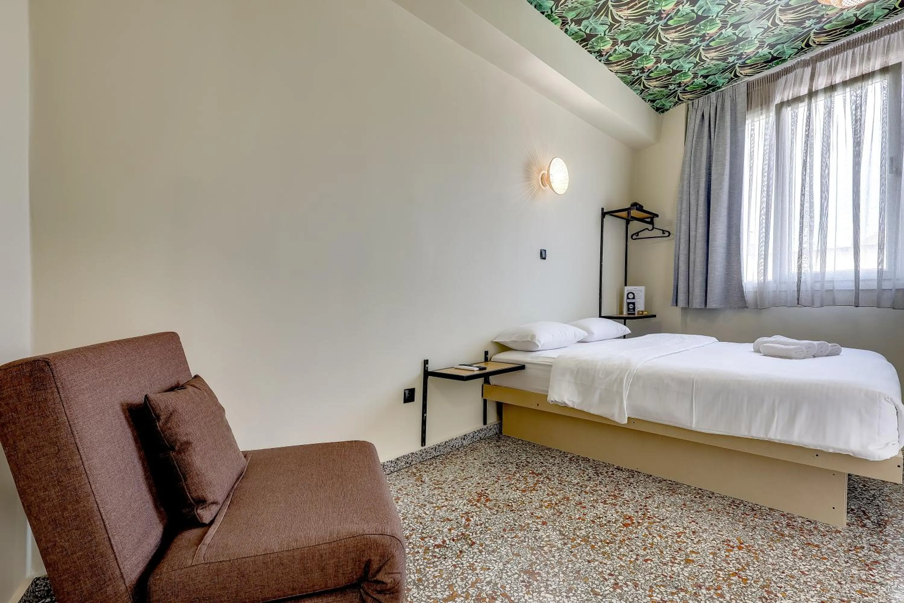 Photo of the whole room, Bed in 7ATHENS