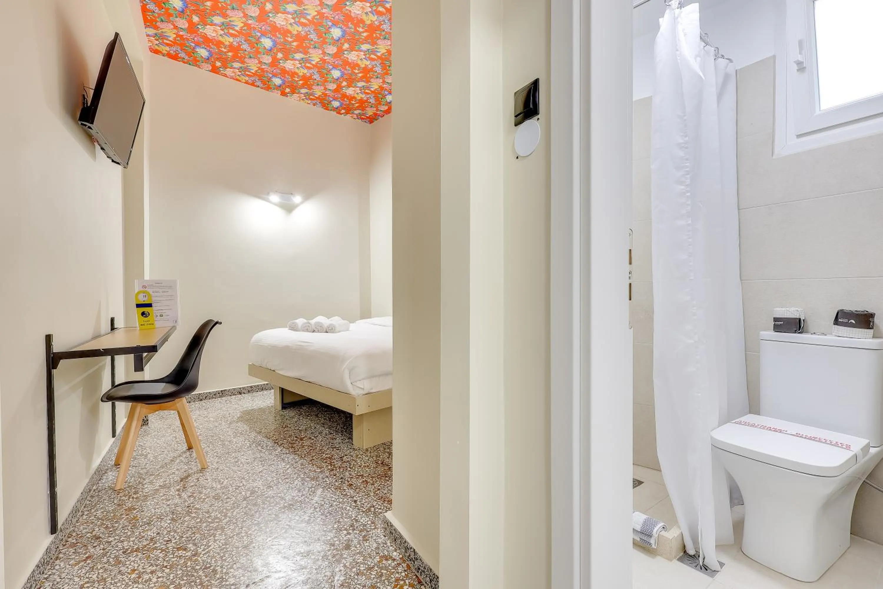 Photo of the whole room, Bed in 7ATHENS