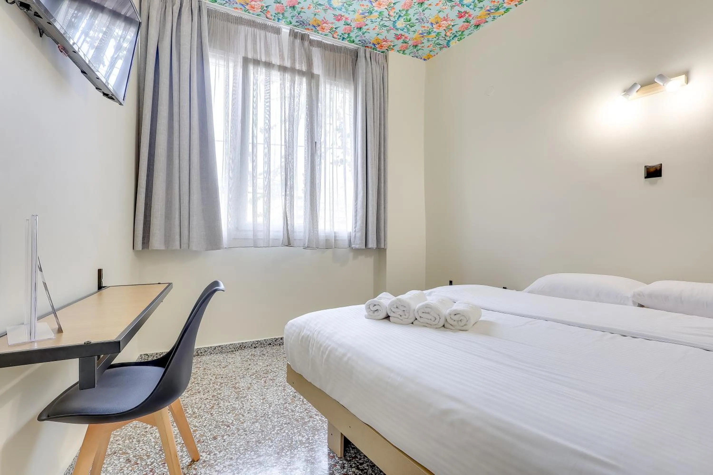 Photo of the whole room, Bed in 7ATHENS