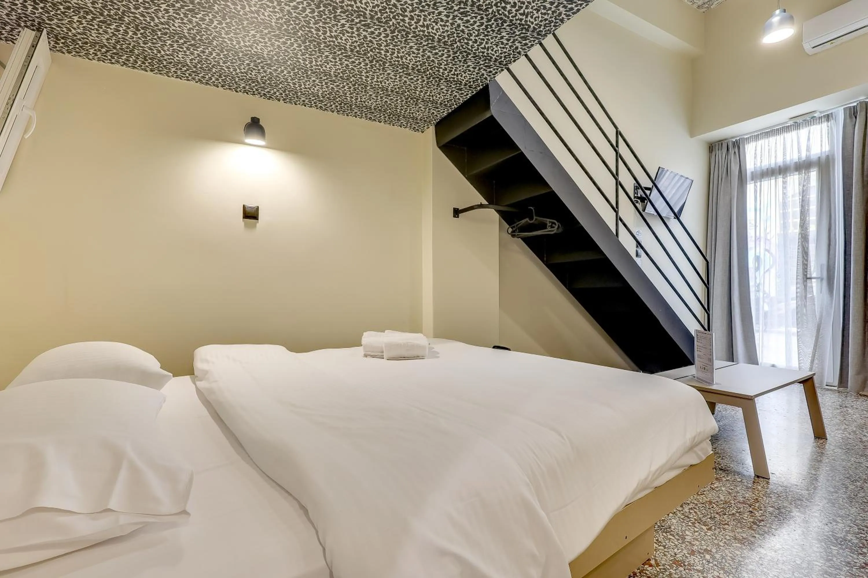 Photo of the whole room, Bed in 7ATHENS