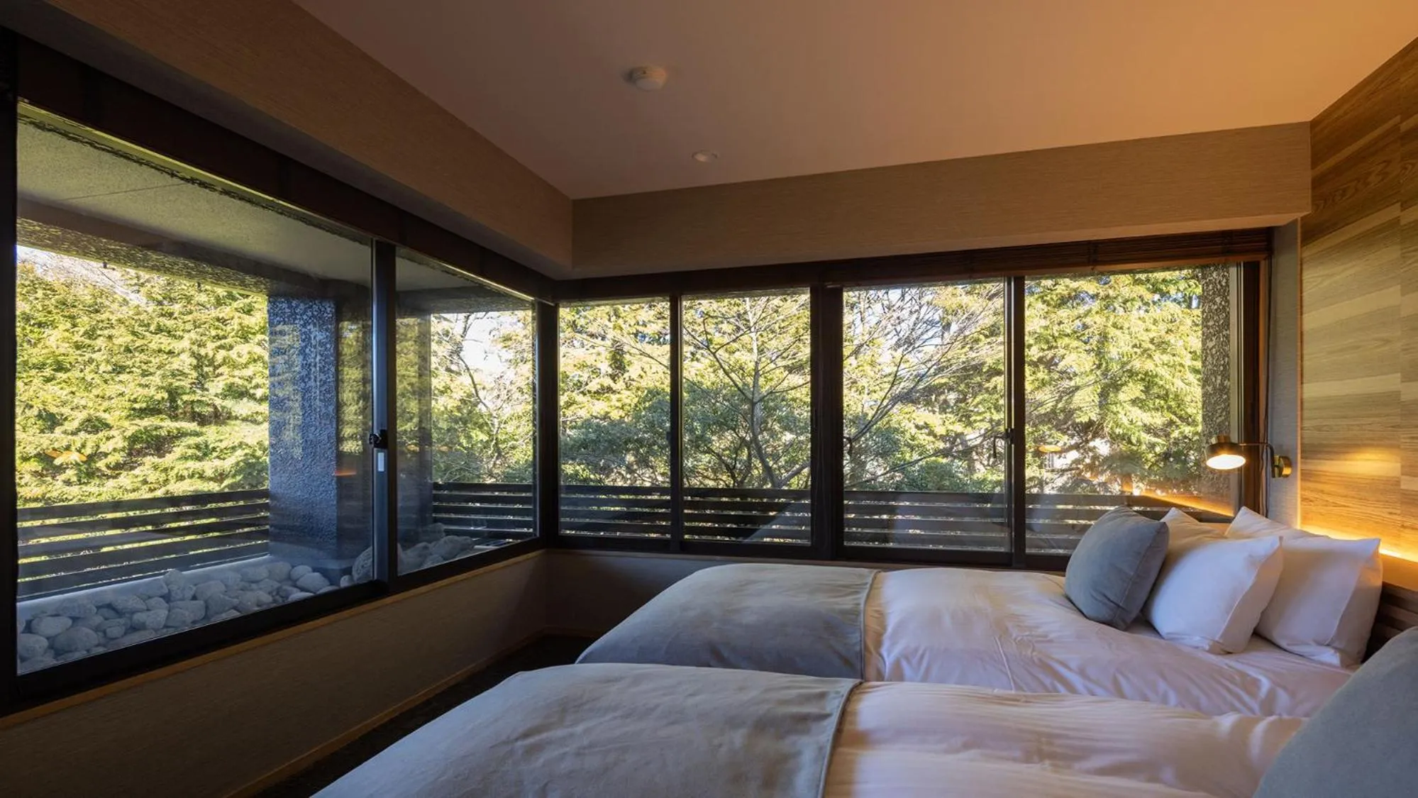 Photo of the whole room, Bed in Sengokubara COCON