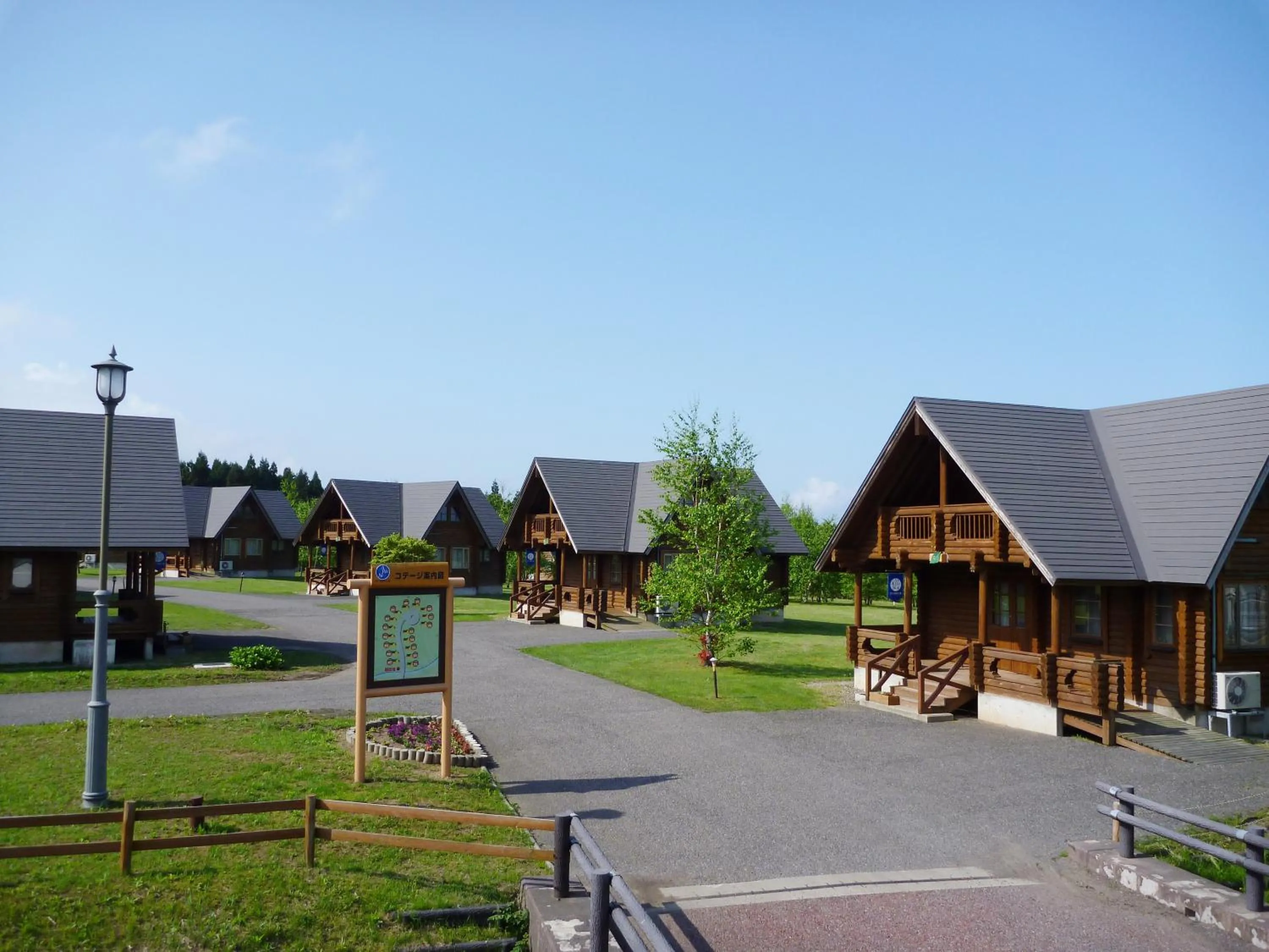 Property building in Awone Shirakami Juniko