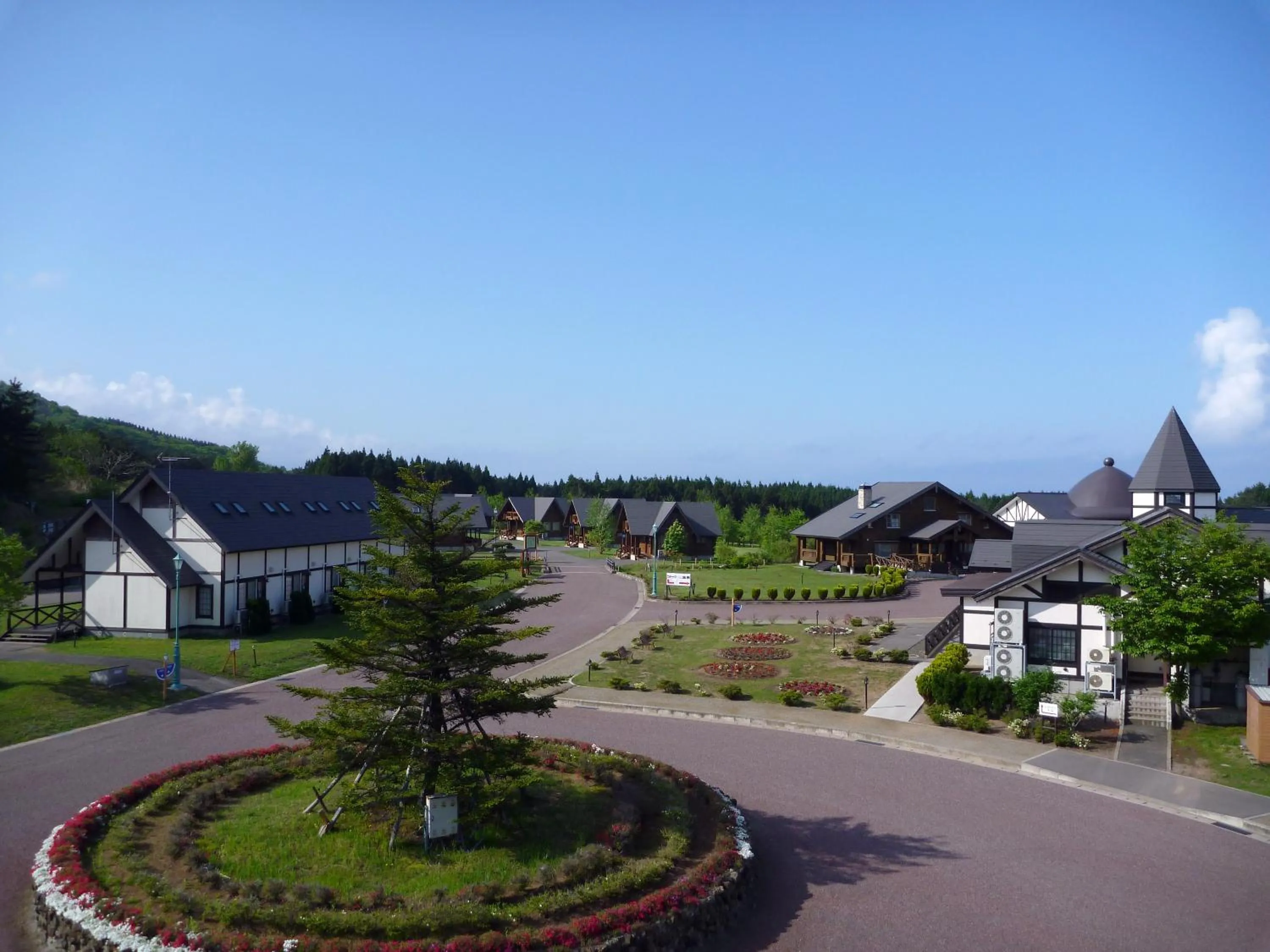 Property building in Awone Shirakami Juniko