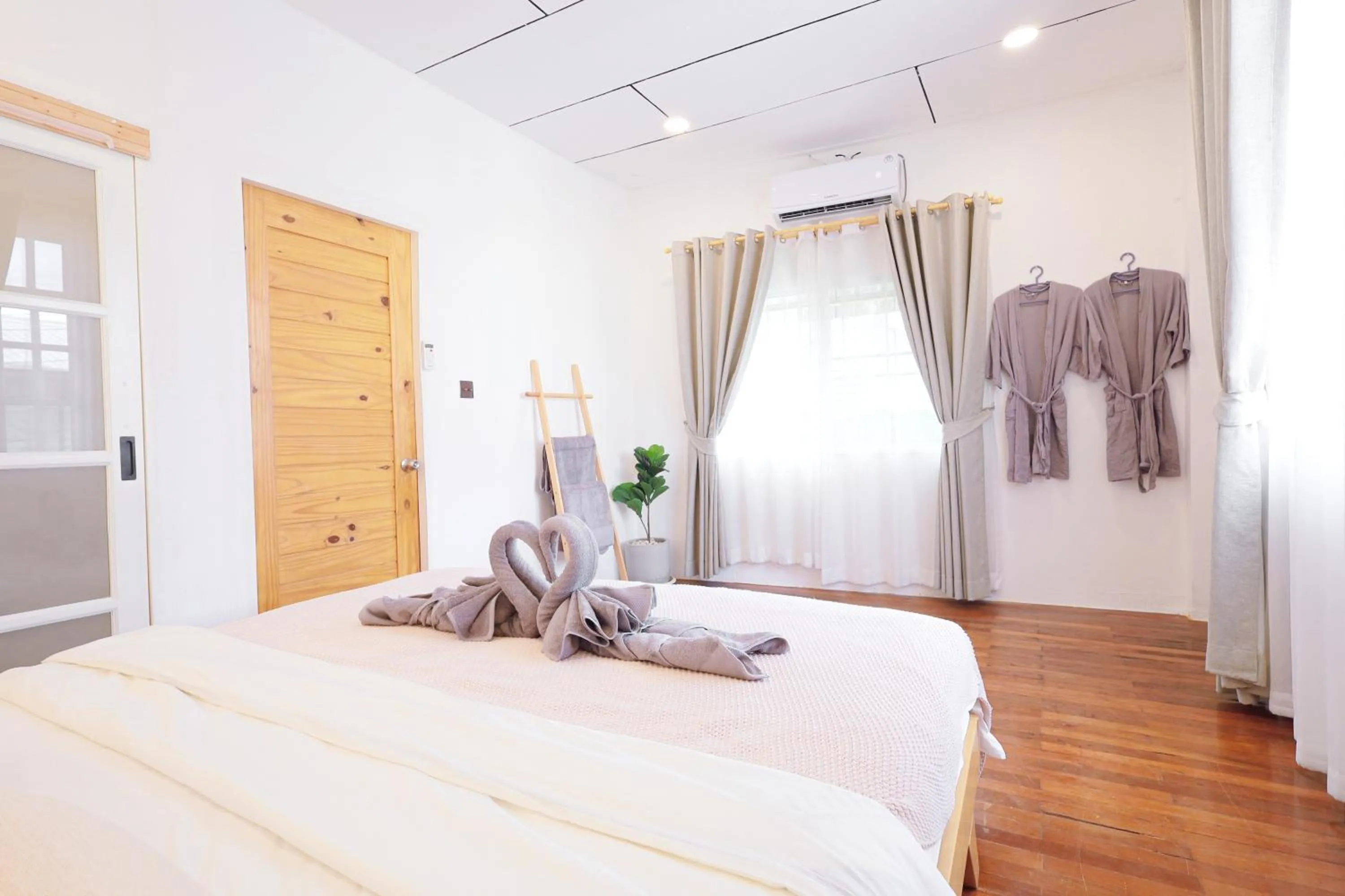 Bed in Ratchada Retreat Villa 2