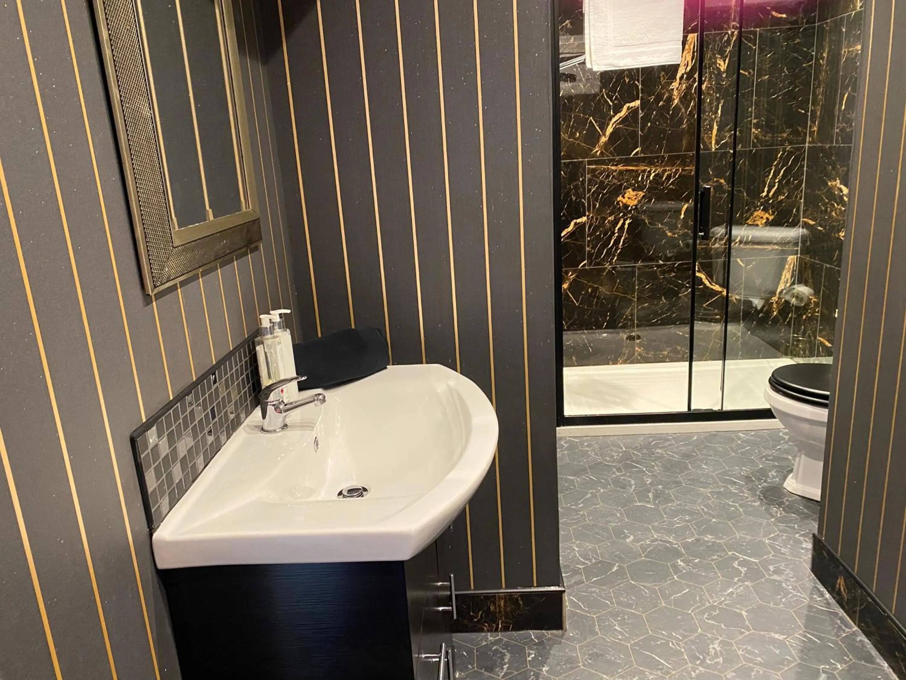 Bathroom in The New Talbot Hotel