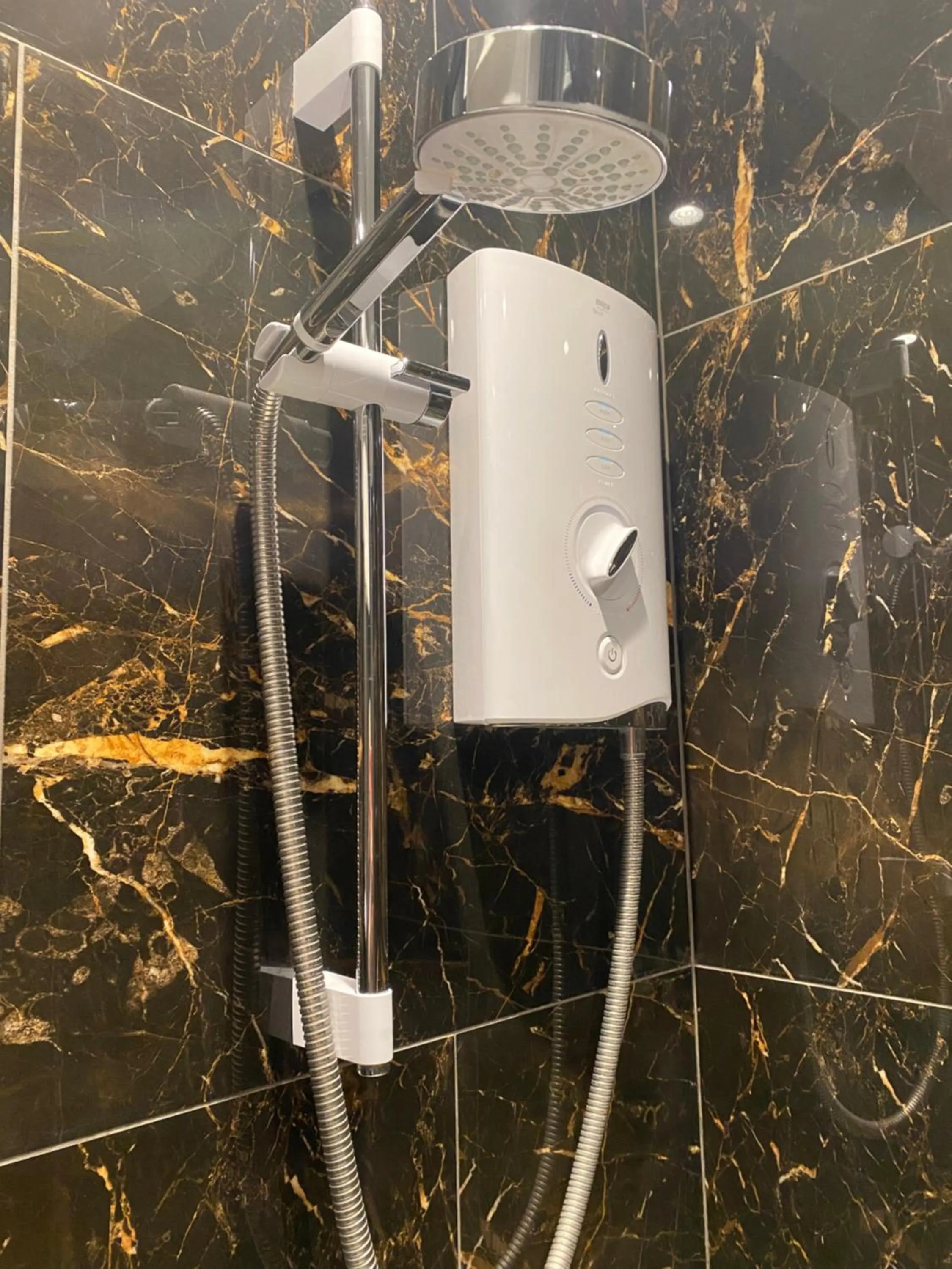 Shower in The New Talbot Hotel