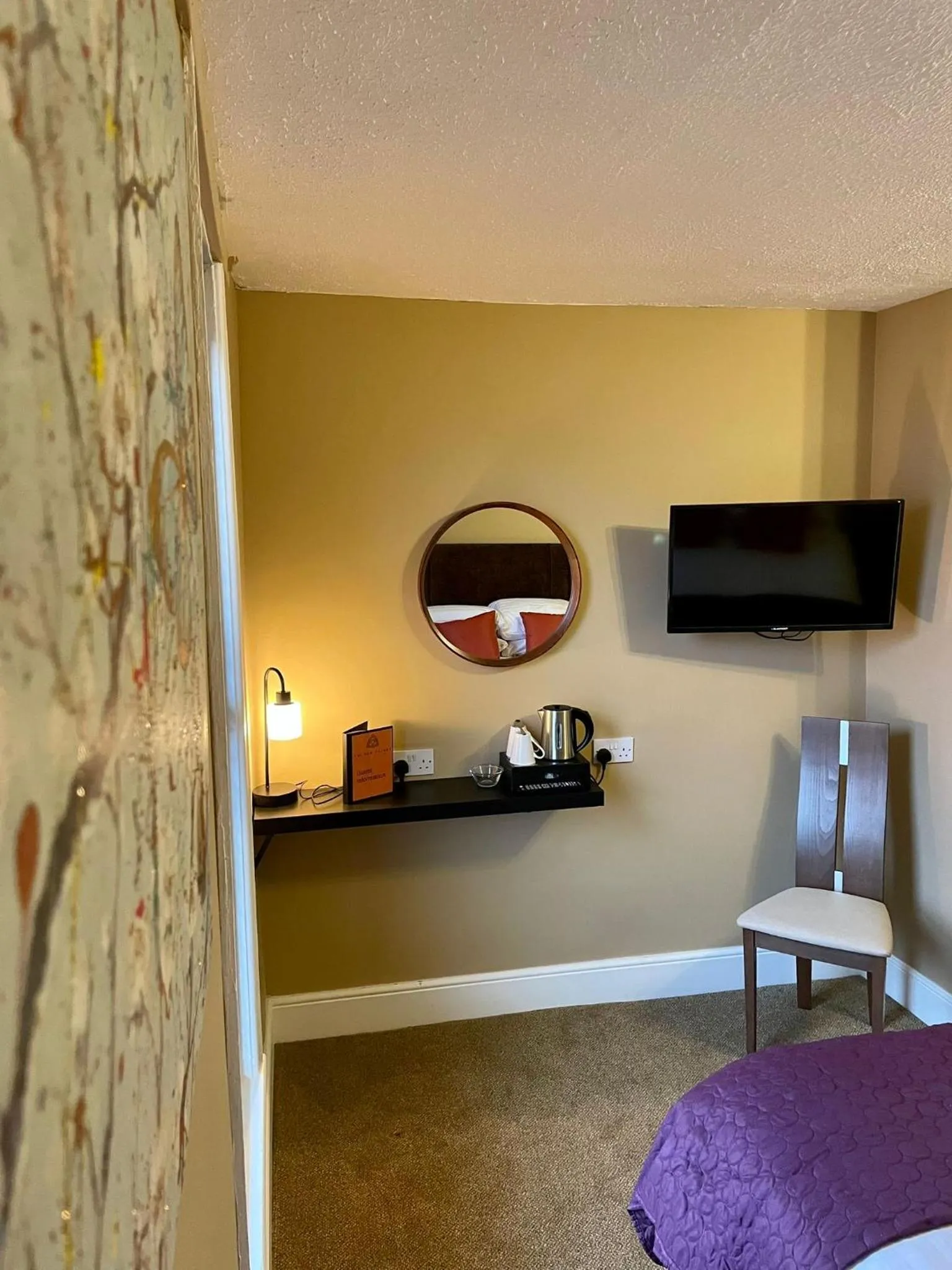 TV and multimedia, Bed in The New Talbot Hotel