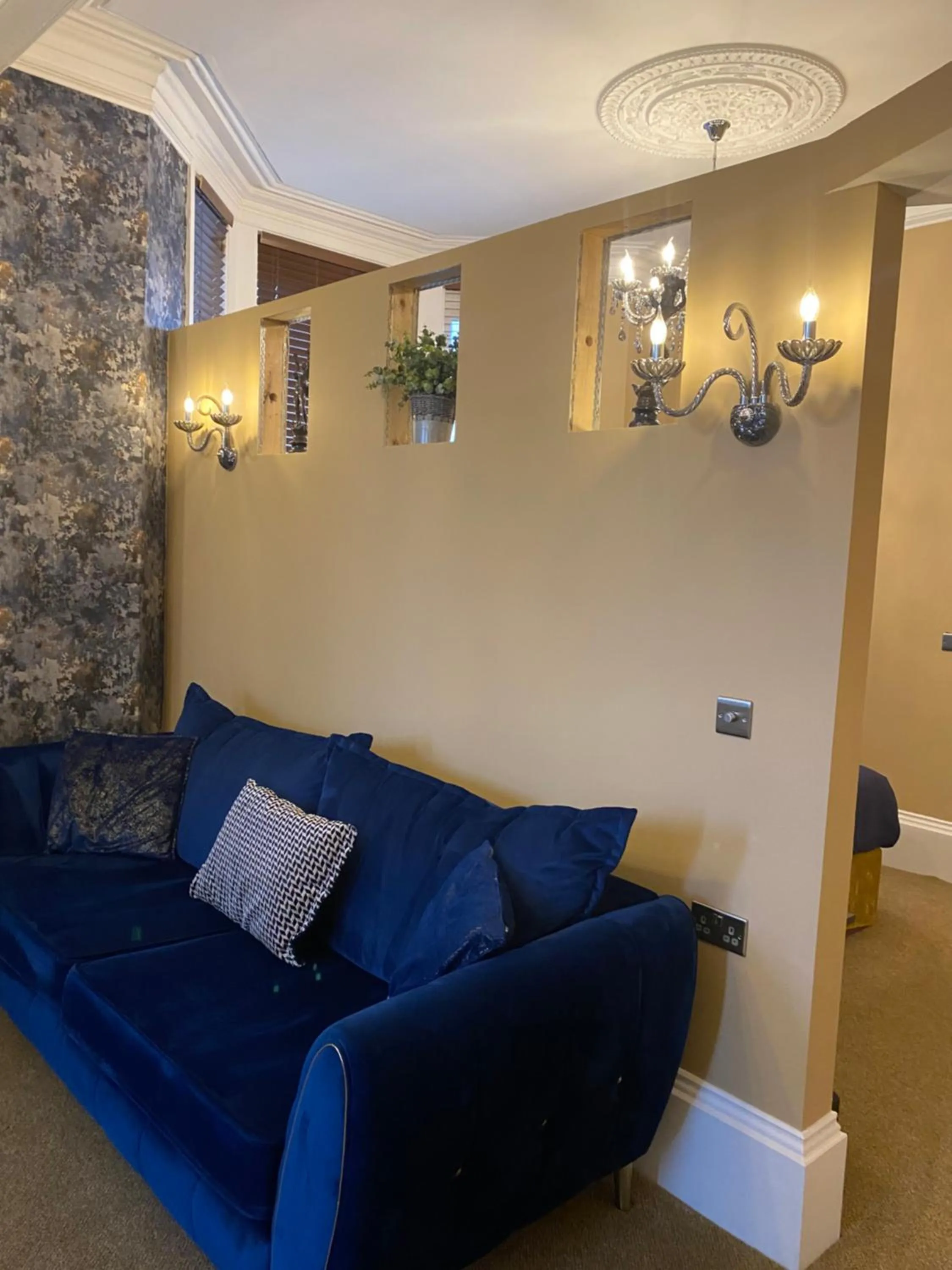 Living room in The New Talbot Hotel