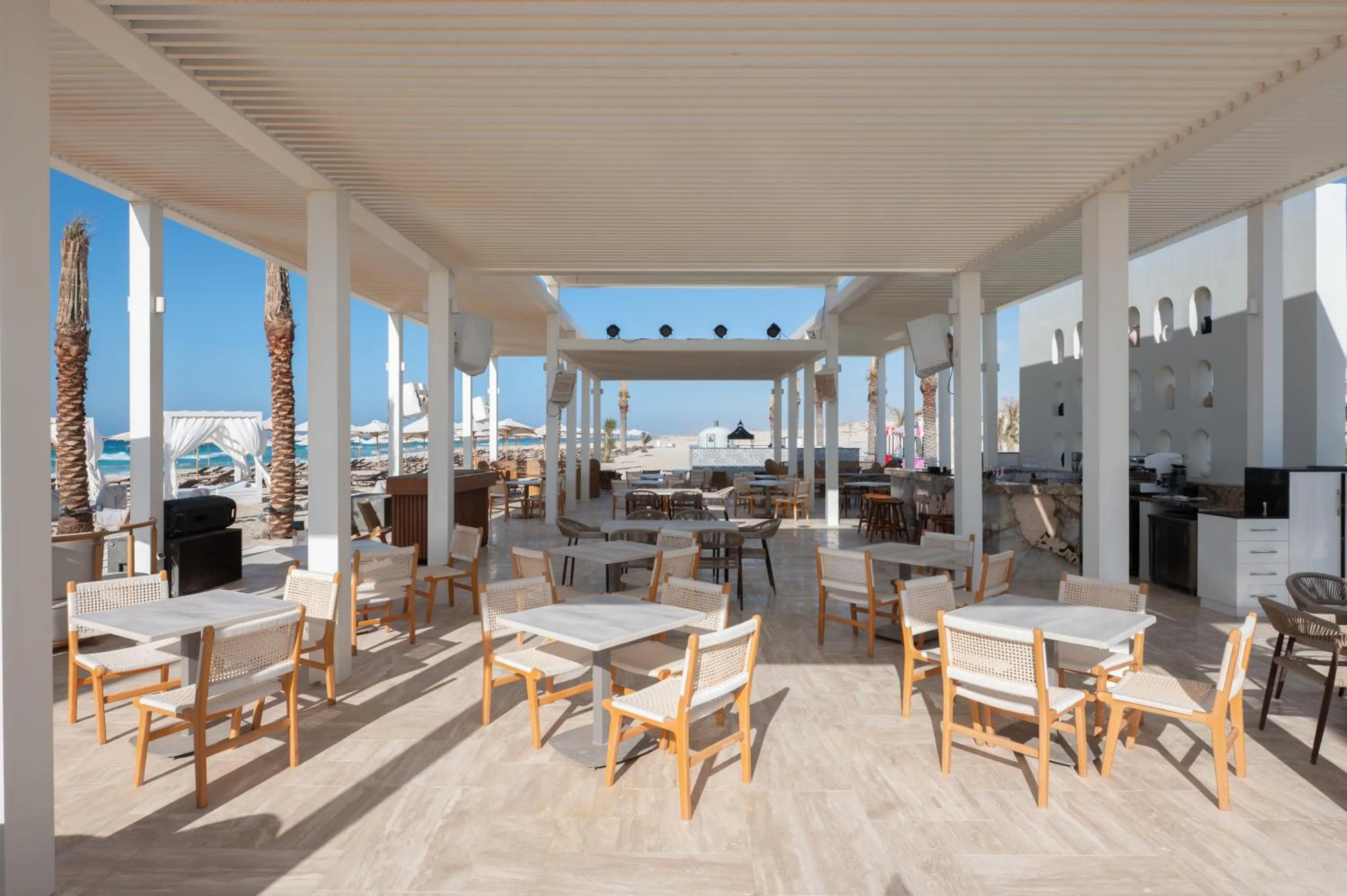 Restaurant/places to eat in Cleopatra Sidi Heneish