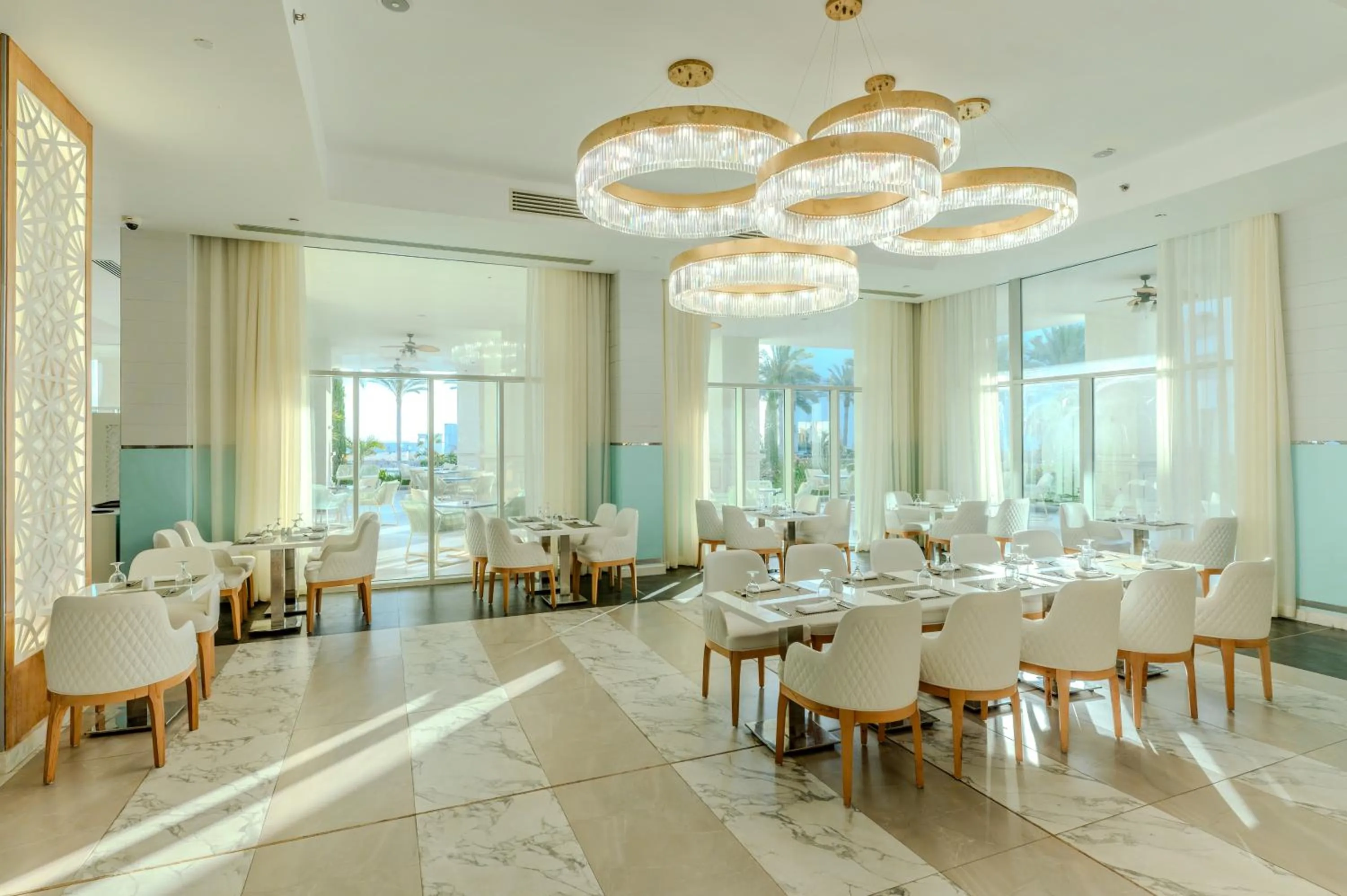 Restaurant/places to eat in Cleopatra Sidi Heneish