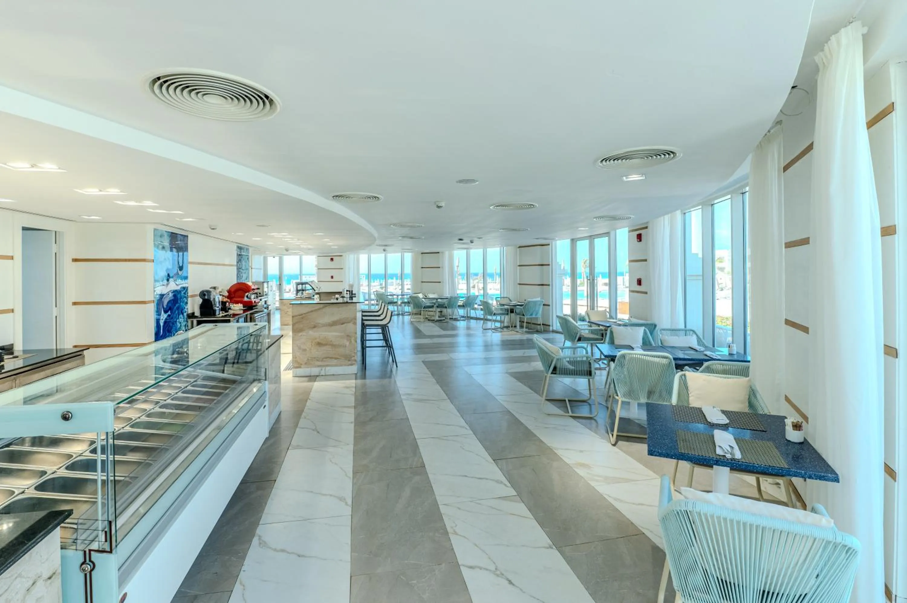 Restaurant/places to eat in Cleopatra Sidi Heneish