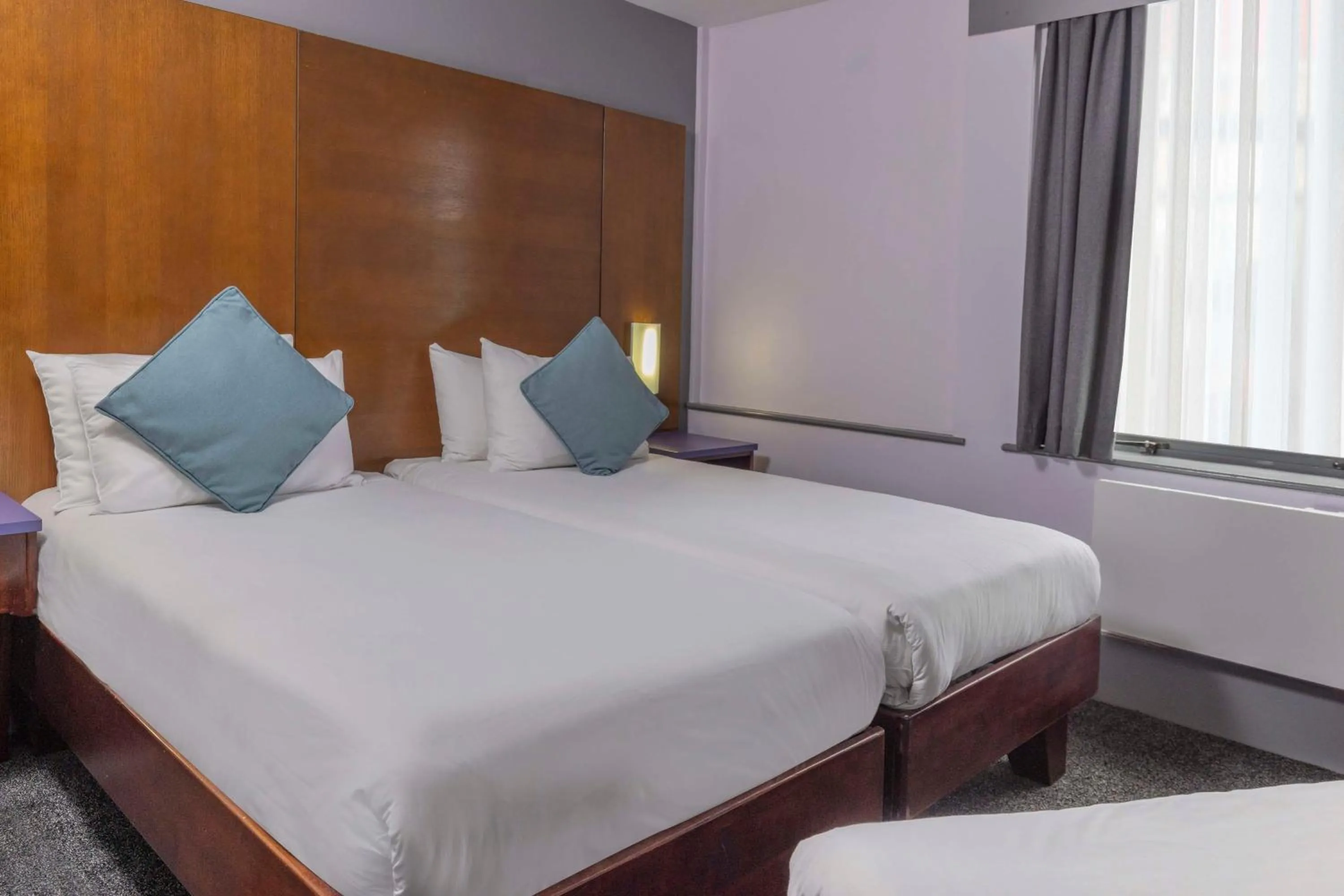 Bedroom, Bed in Best Western Sheffield City Hotel