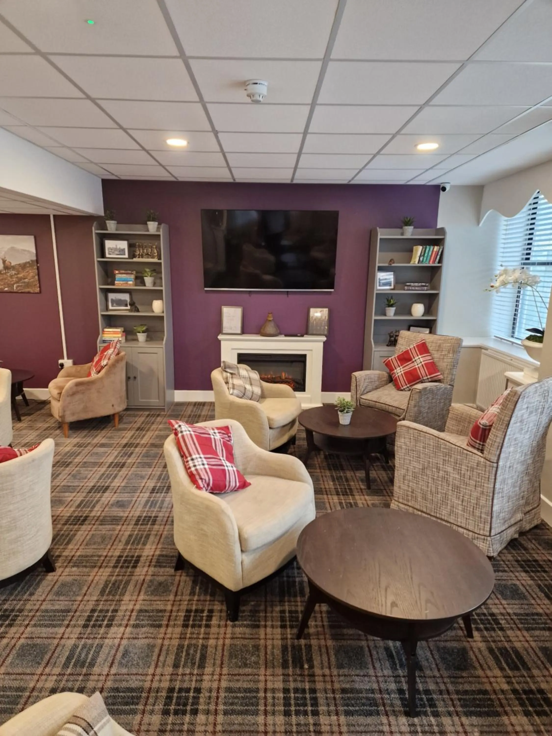 Library in Britannia Inn Glasgow