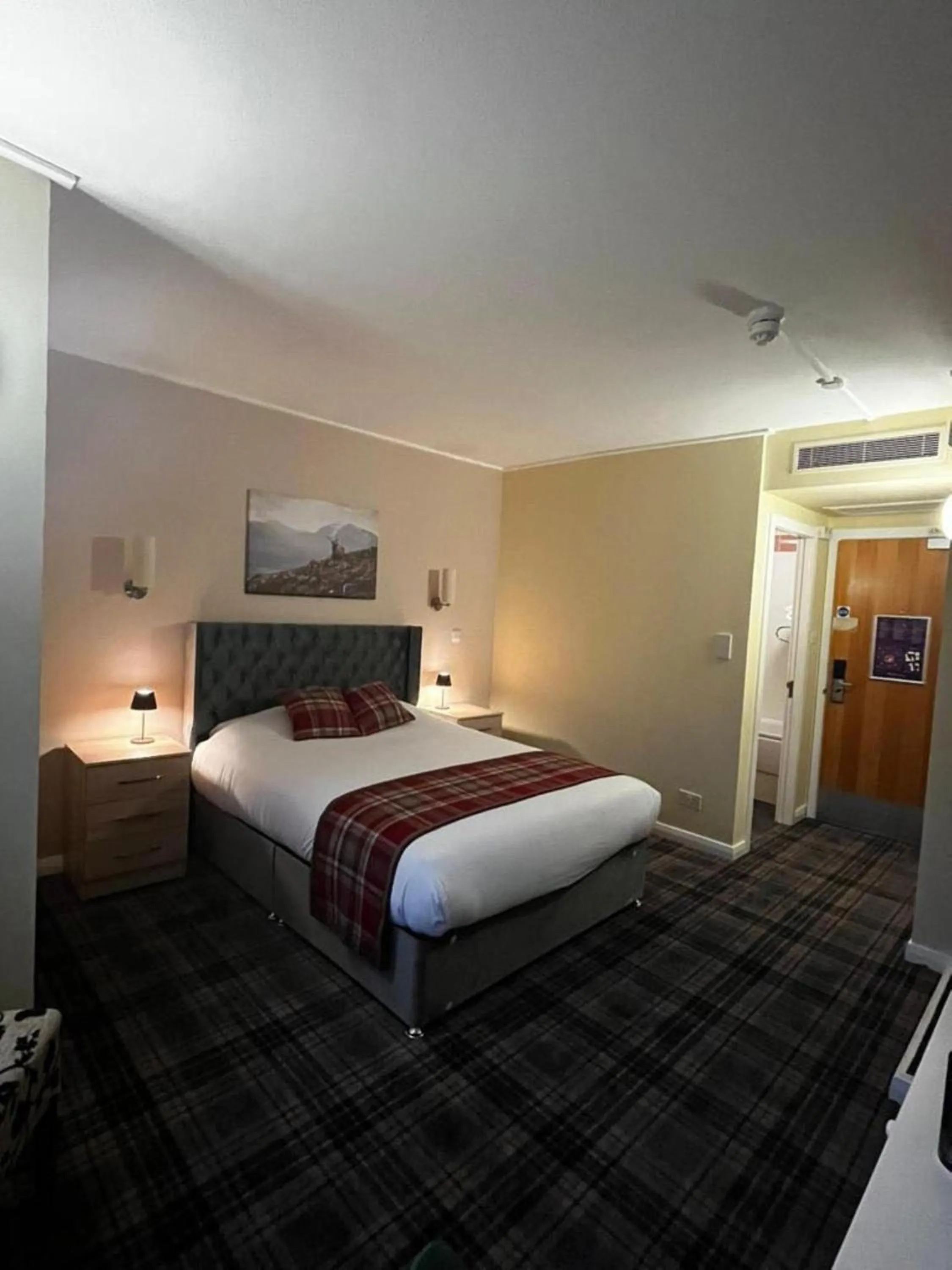 Bed in Britannia Inn Glasgow