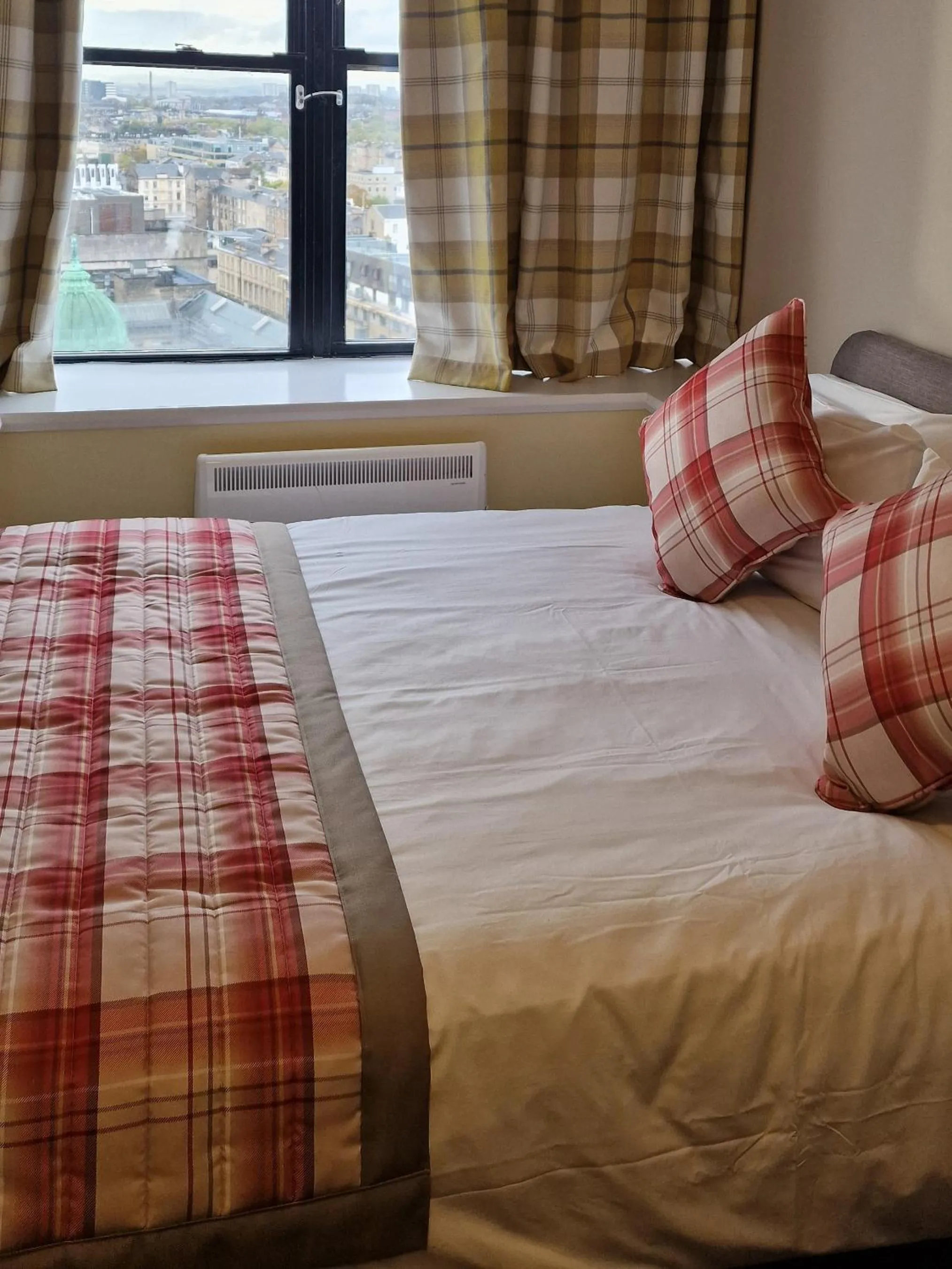 Bed in Britannia Inn Glasgow