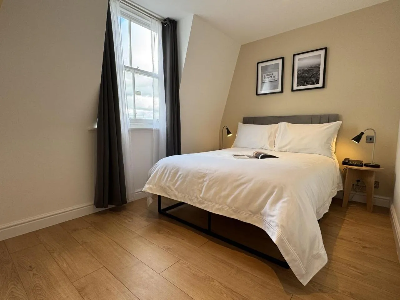 Bedroom, Bed in Berjaya Eden Park London Hotel