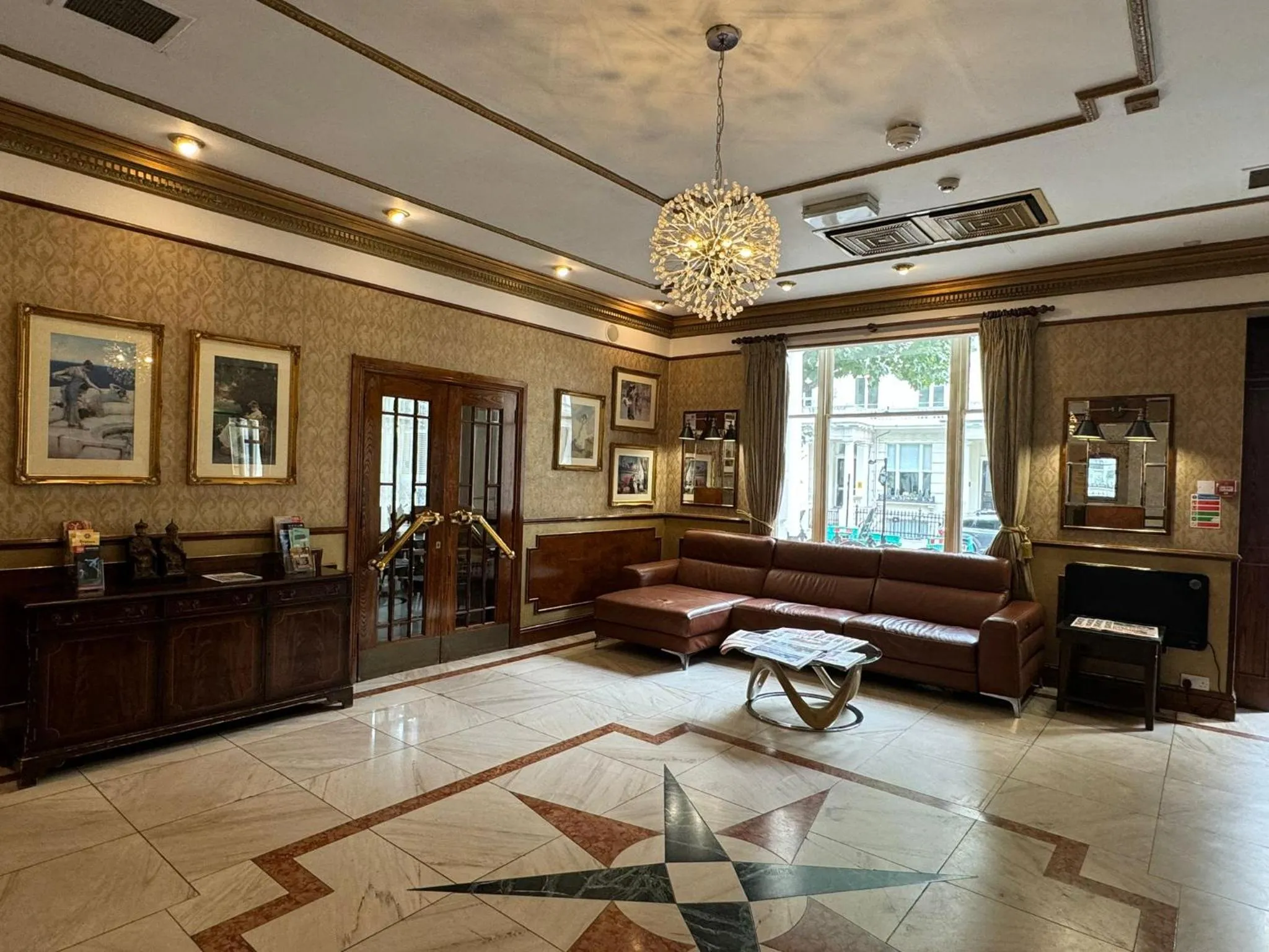 Seating area in Berjaya Eden Park London Hotel