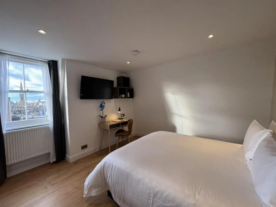 Bed in Berjaya Eden Park London Hotel