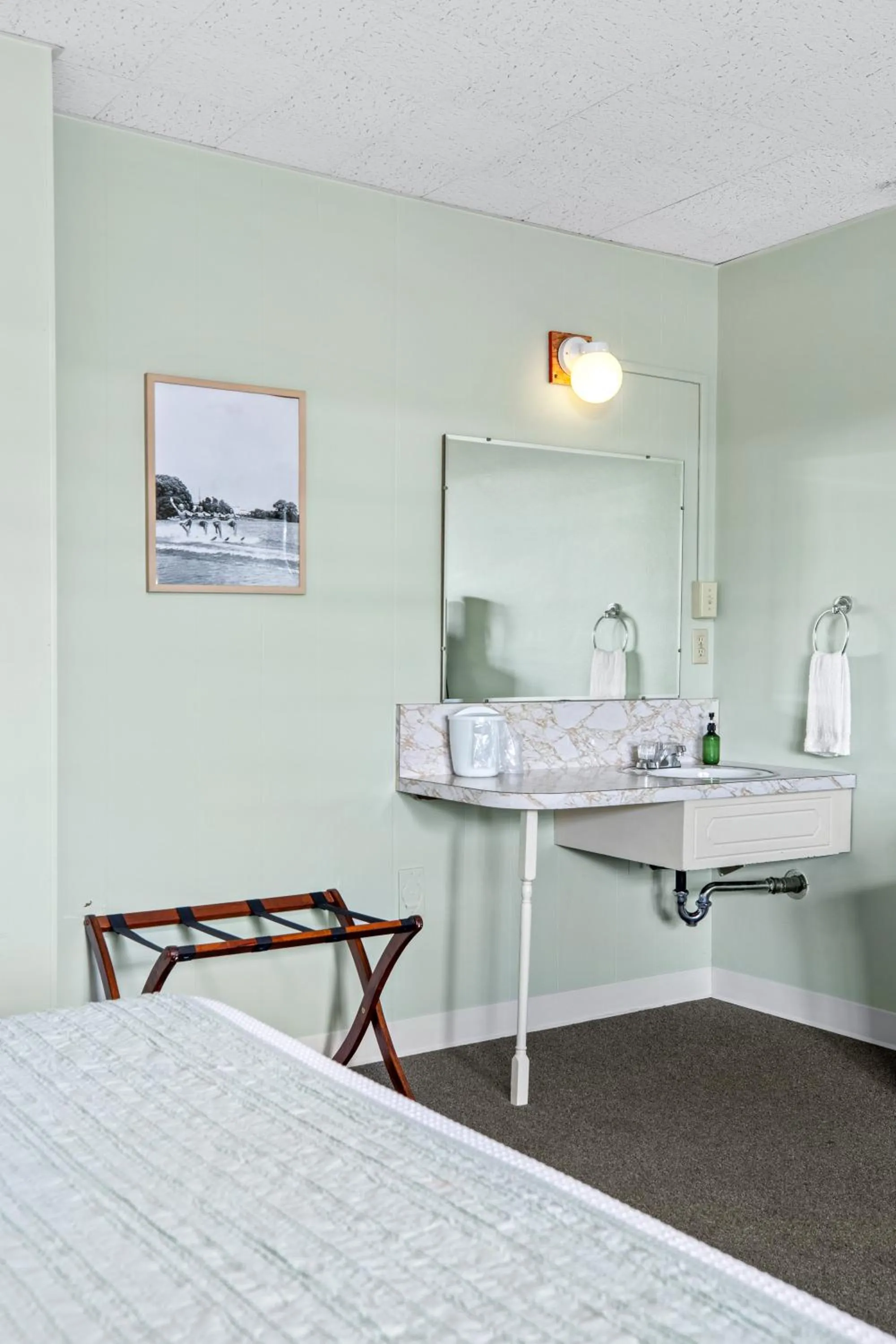 Photo of the whole room, Bed in Motel Bear Lake