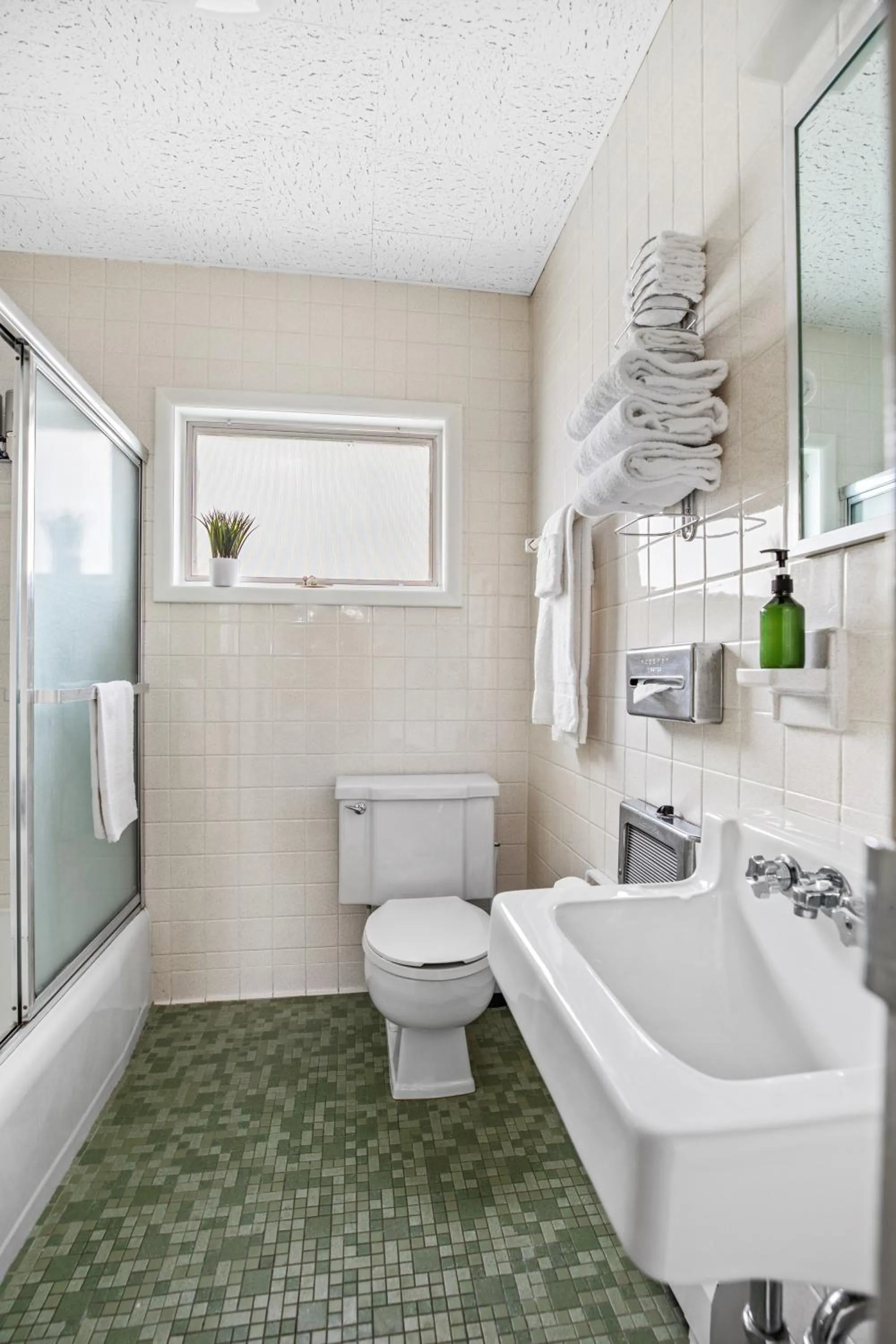 Toilet in Motel Bear Lake