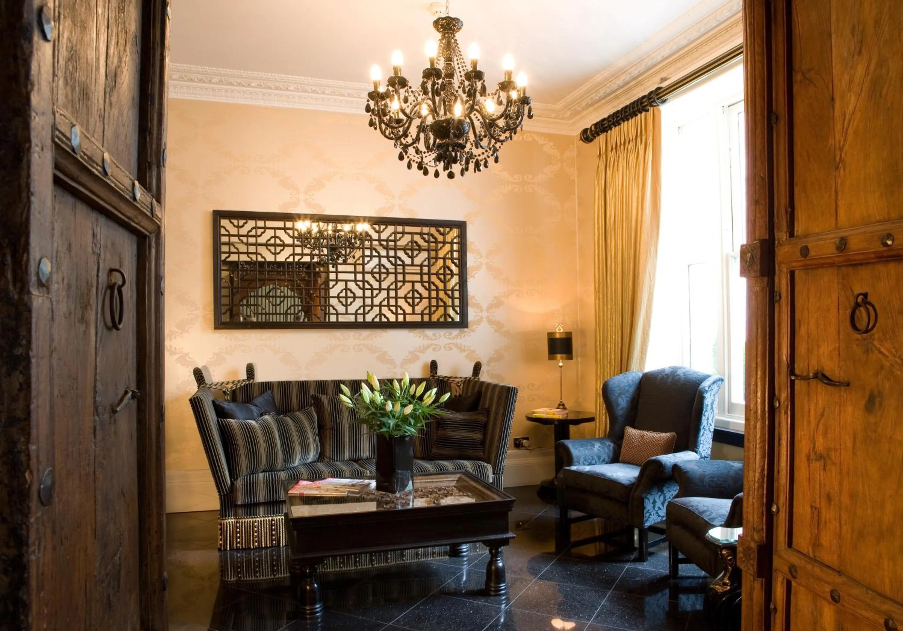 Lobby or reception in New Linden Hotel