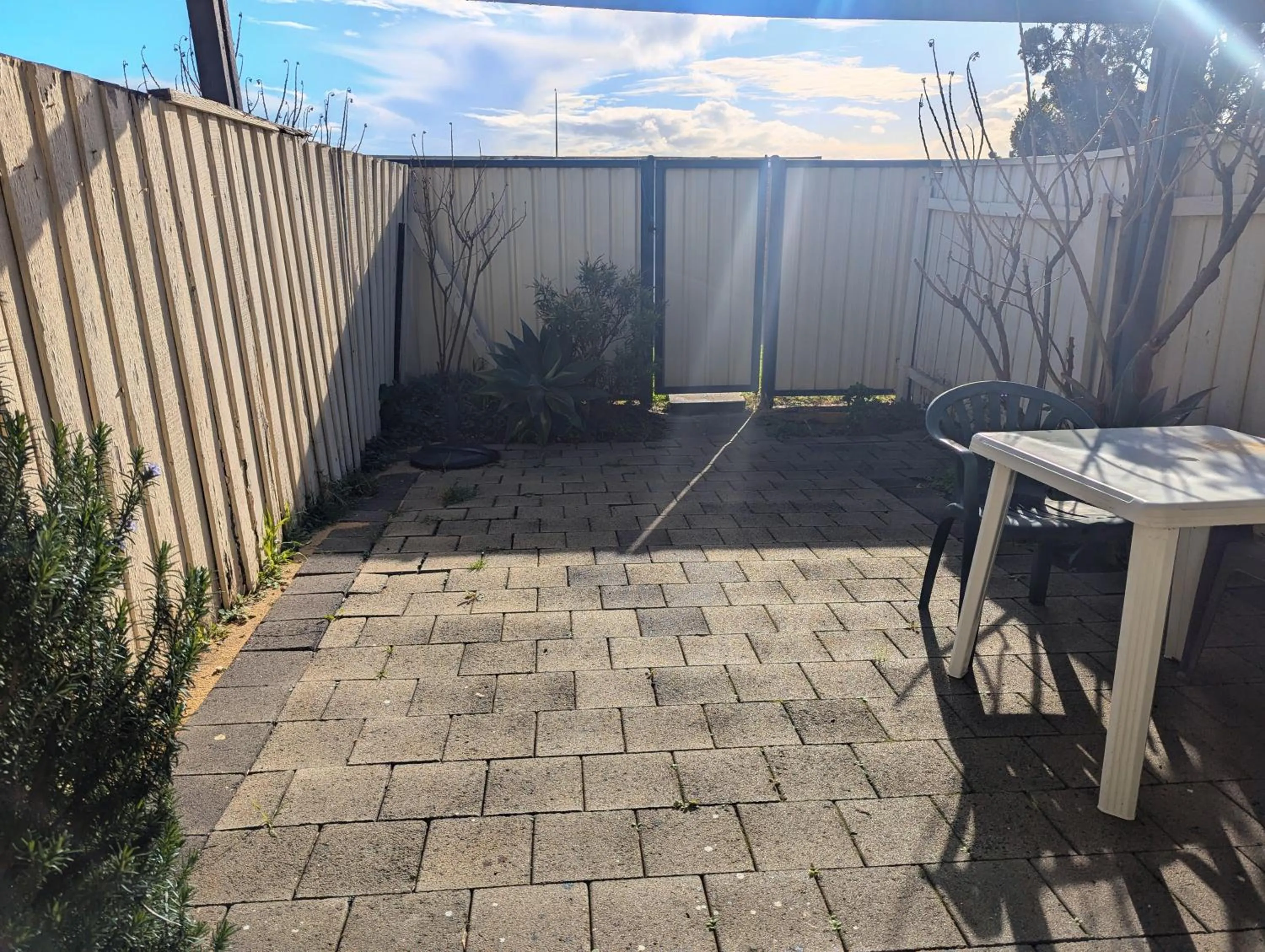 Inner courtyard view in Ocean Drive Motel