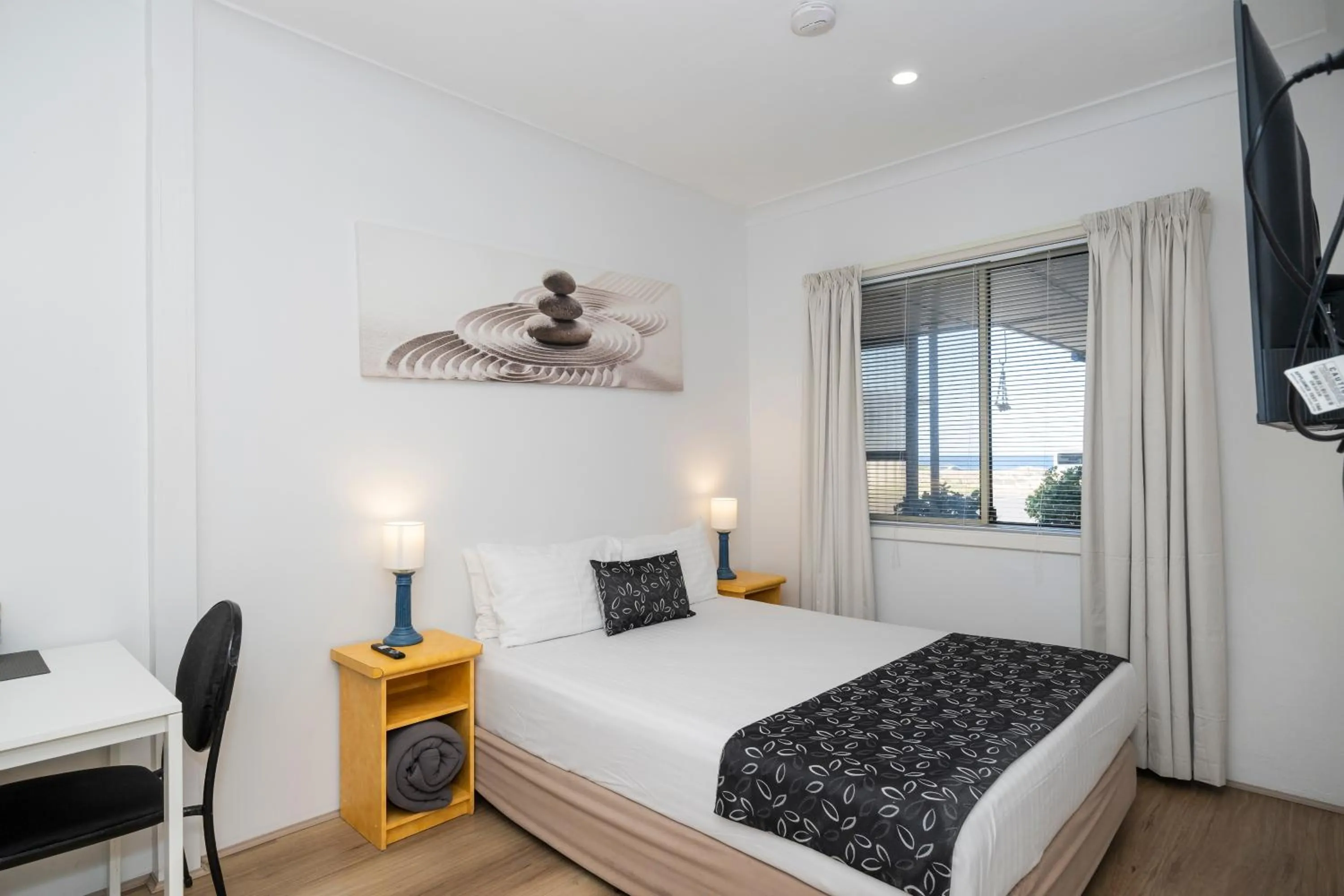 Bed in Ocean Drive Motel