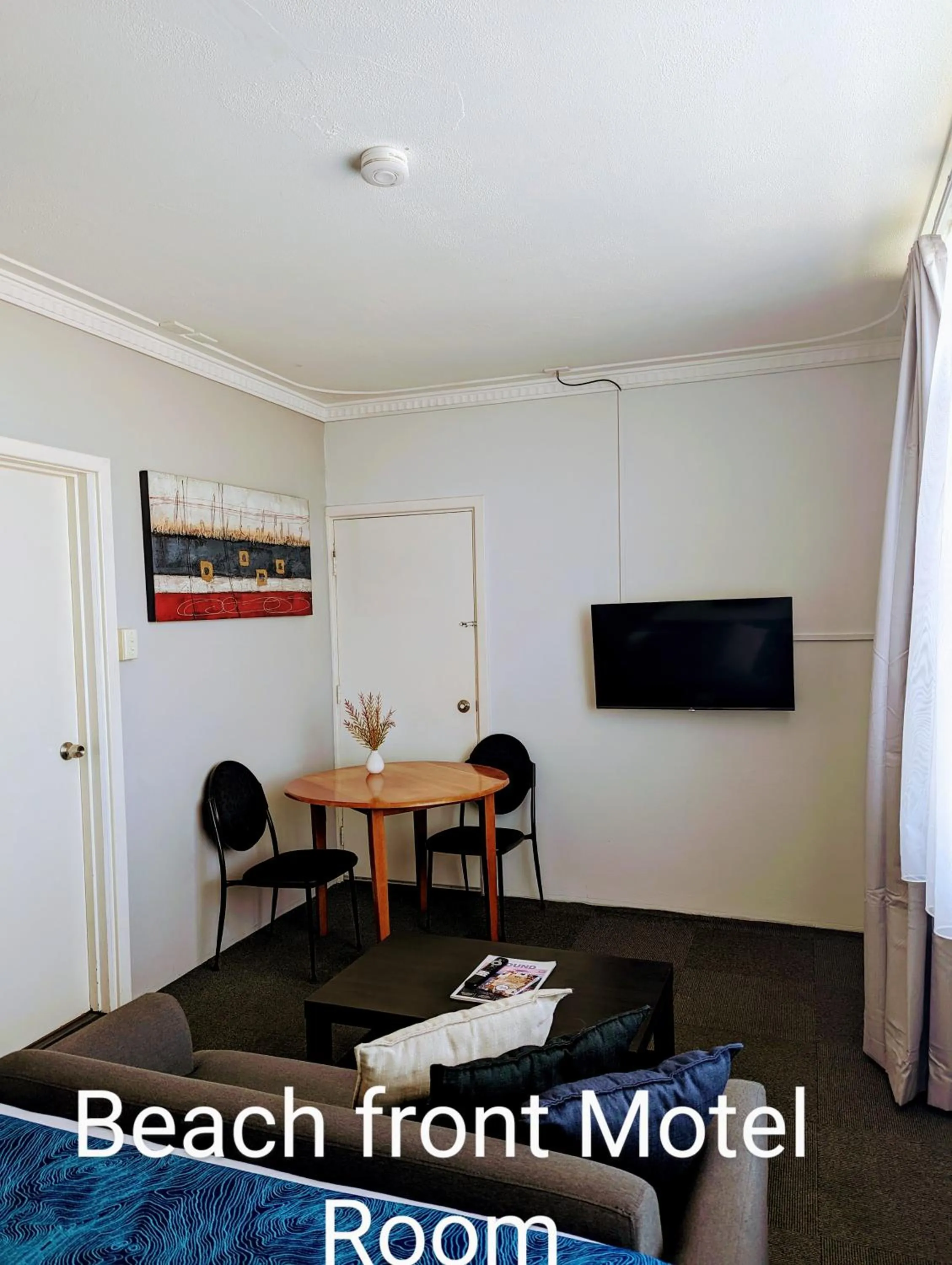 TV and multimedia in Ocean Drive Motel