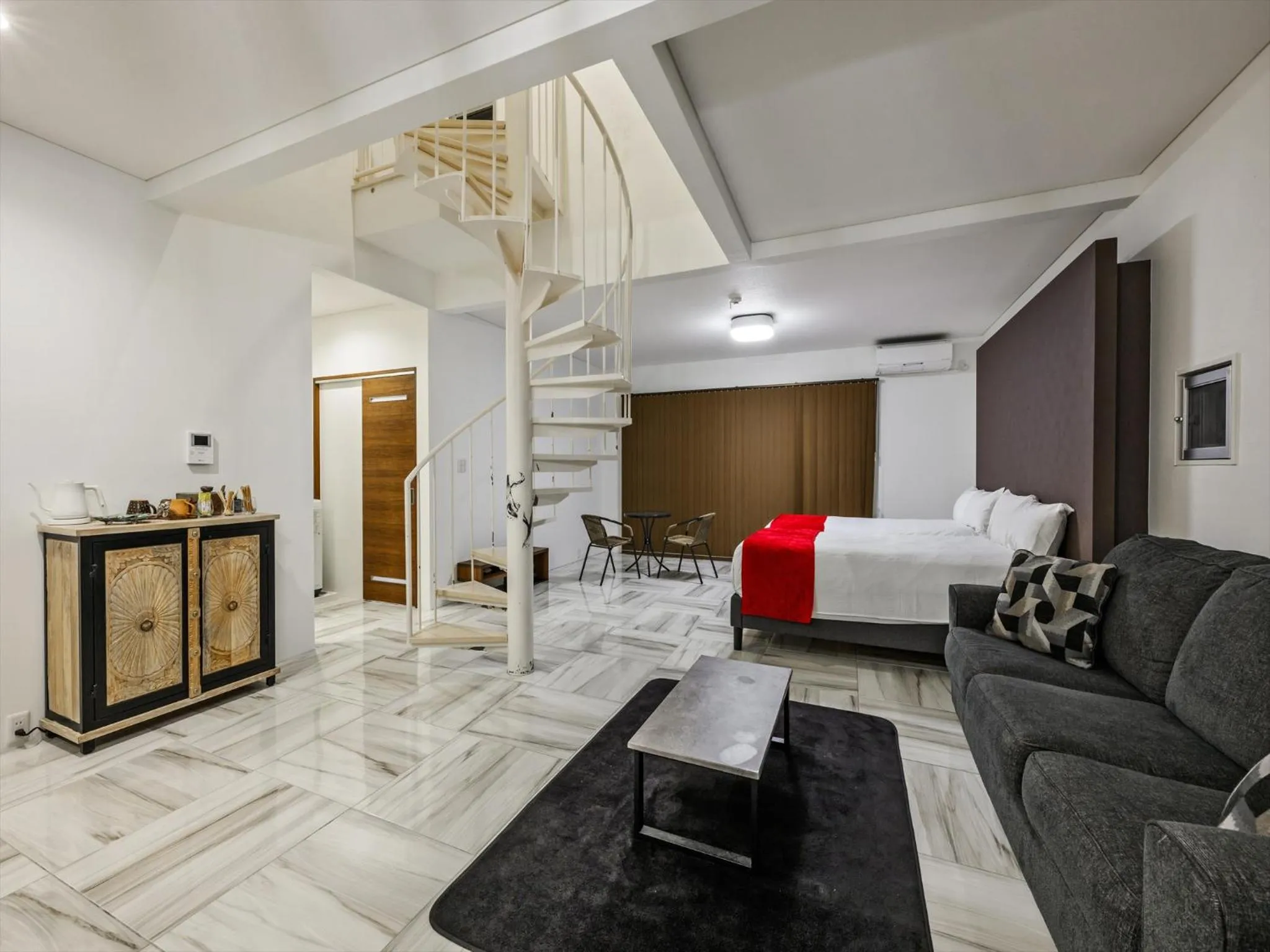 Photo of the whole room in abundance okinawa