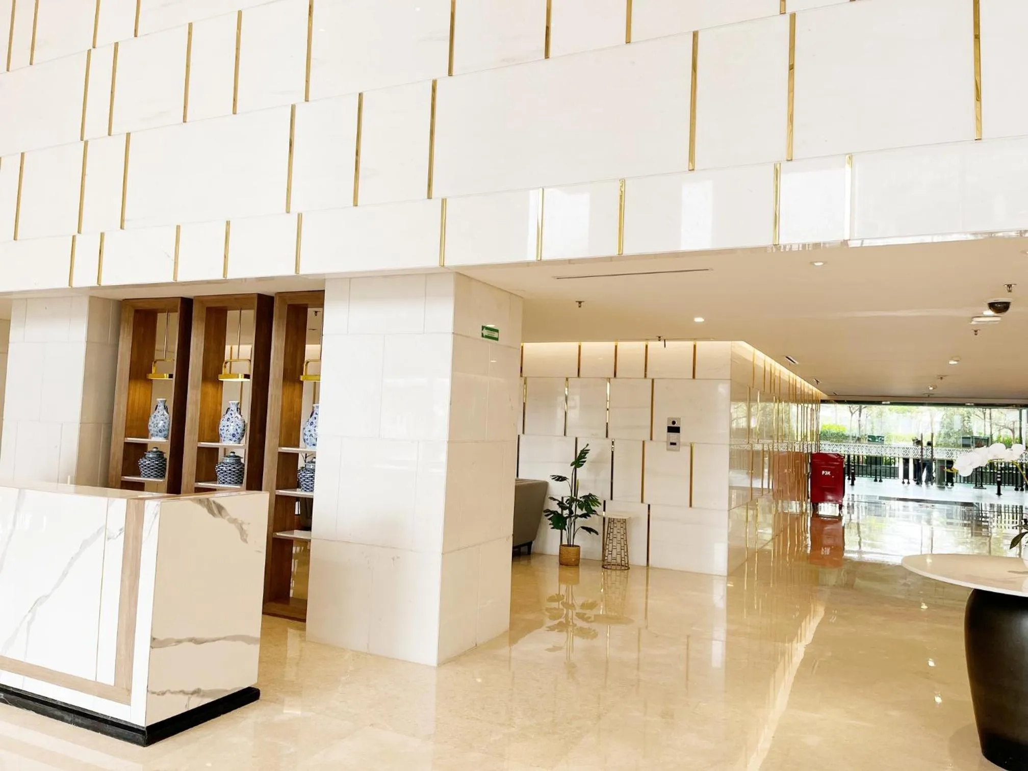 Lobby or reception in Gold Coast Sea View Apartments by Rentrooms