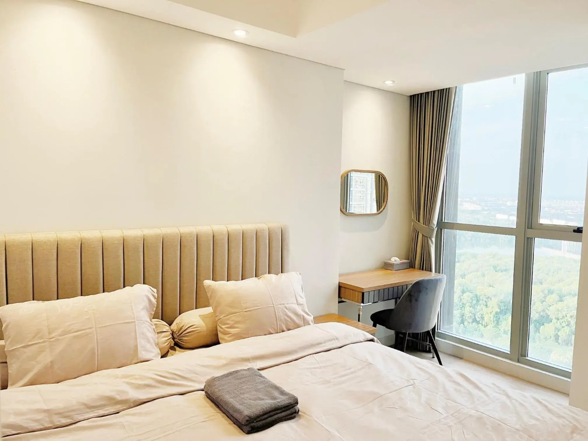 King Suite with Sea View in Gold Coast Sea View Apartments by Rentrooms King Suite with Sea View in Gold Coast Sea View Apartments by Rentrooms