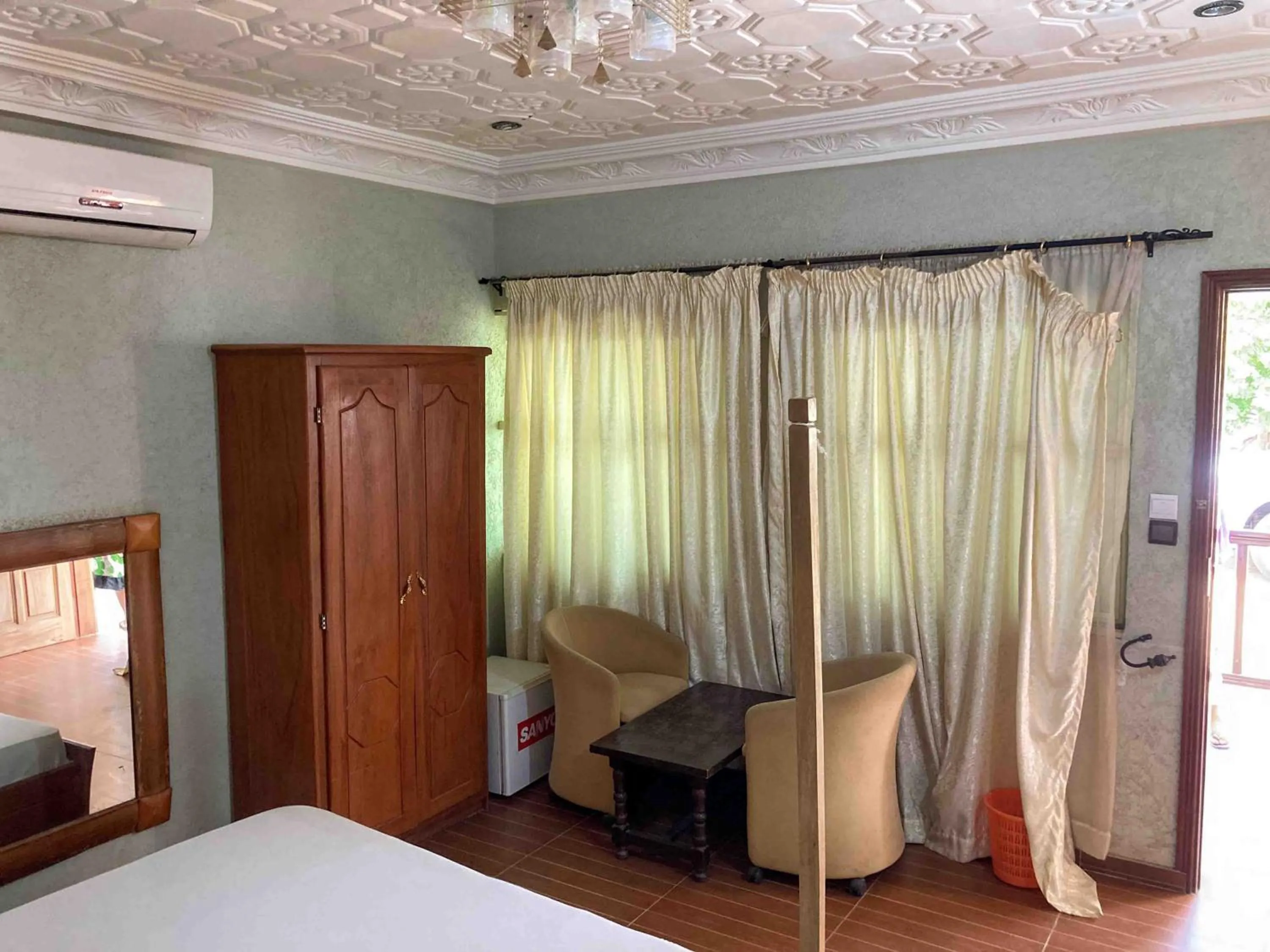 Photo of the whole room in Hotel Bel Azur Hillacondji