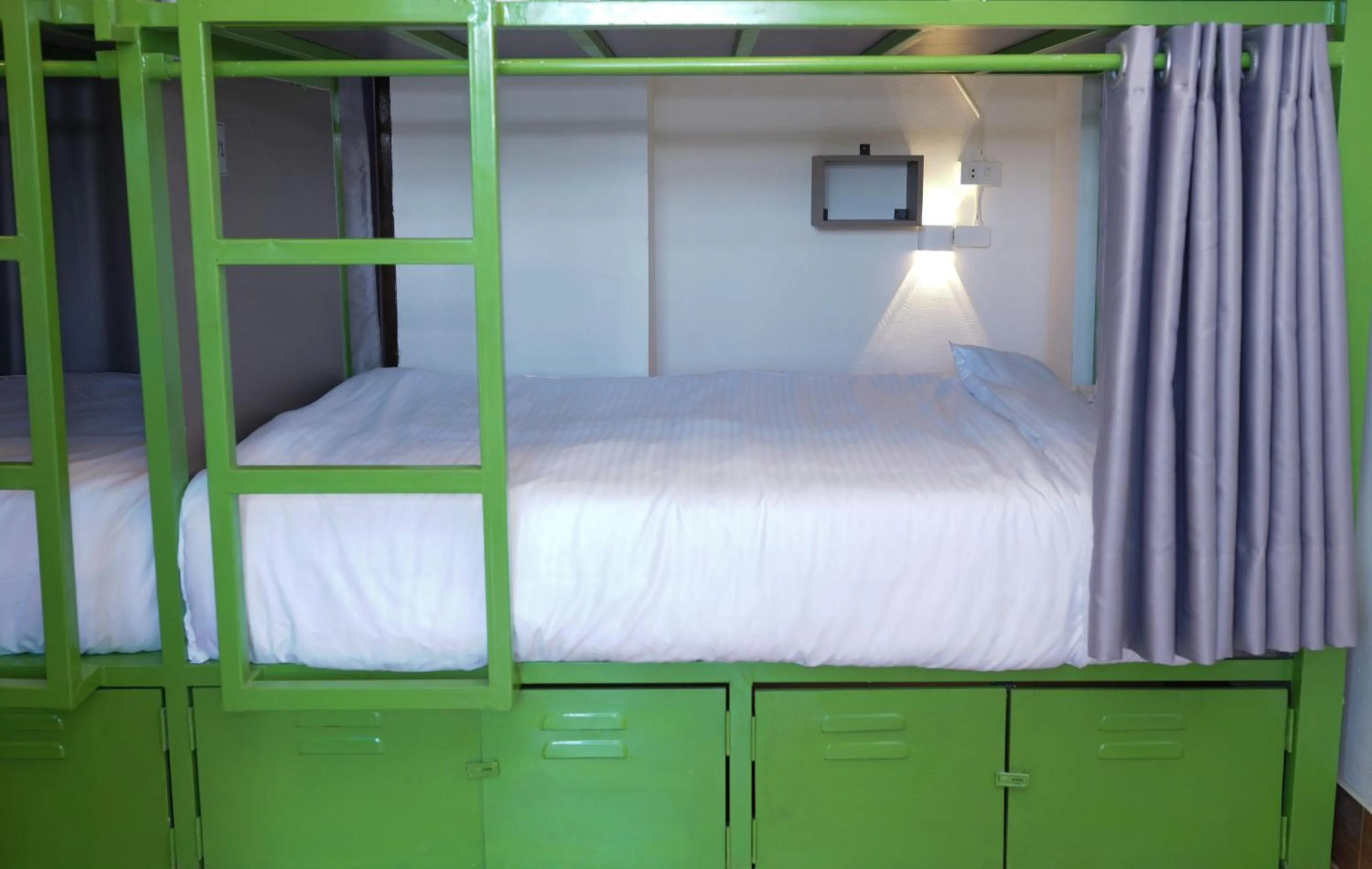 Bed in Mad Monkey Vang Vieng