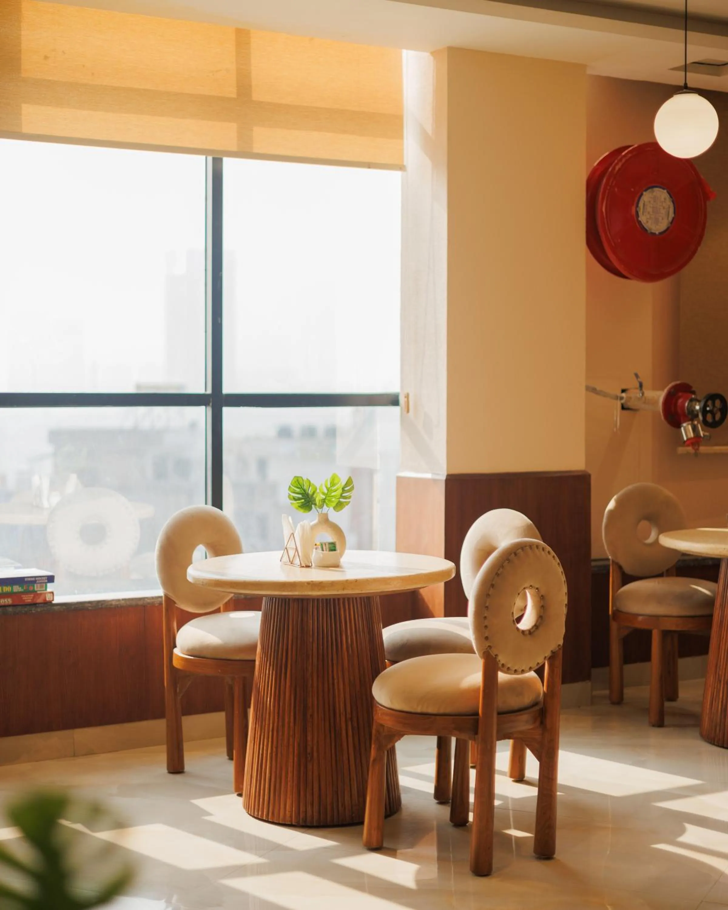 Restaurant/places to eat in The Eliot Hotel & Banquet