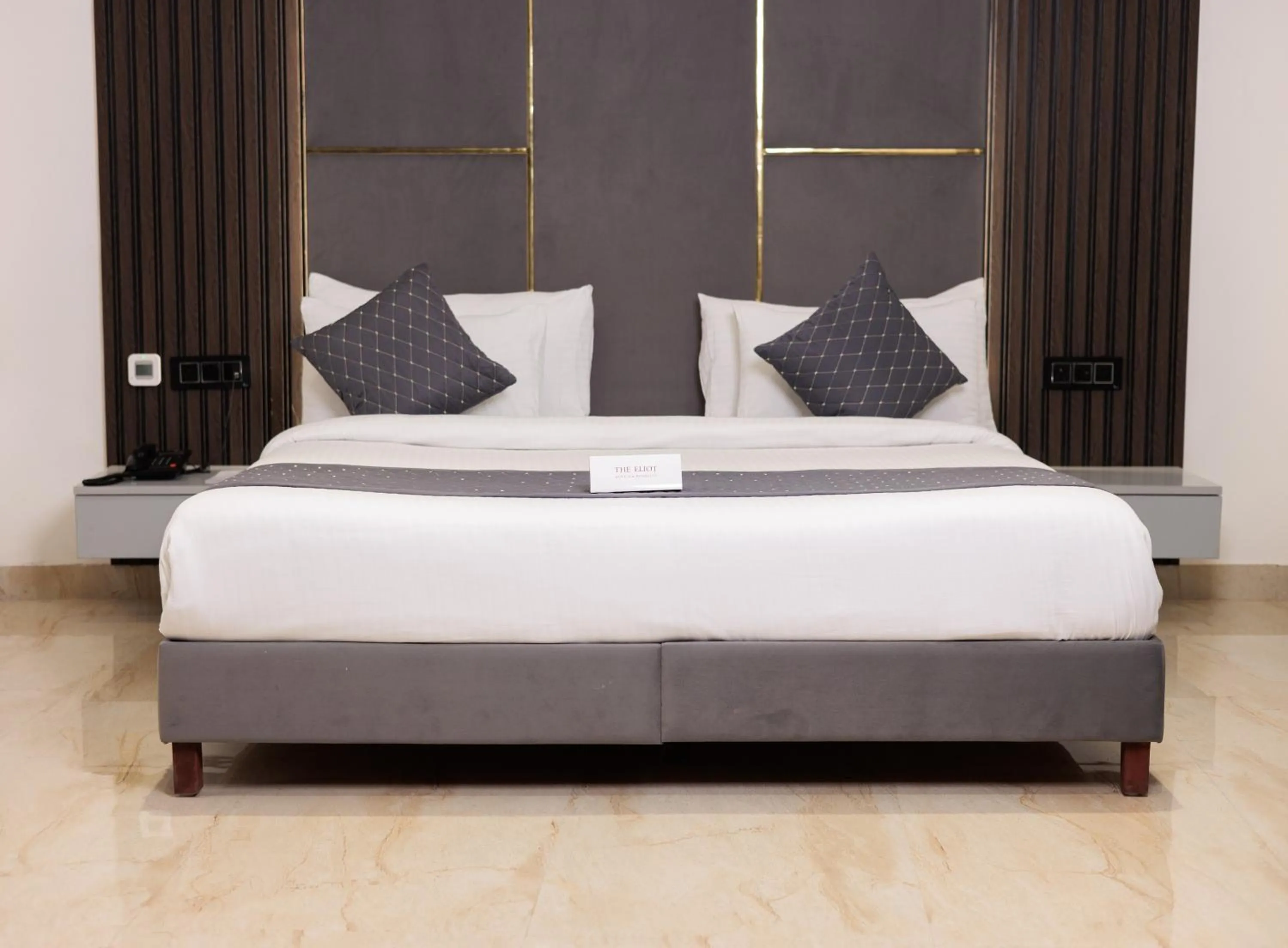 Bed in The Eliot Hotel & Banquet