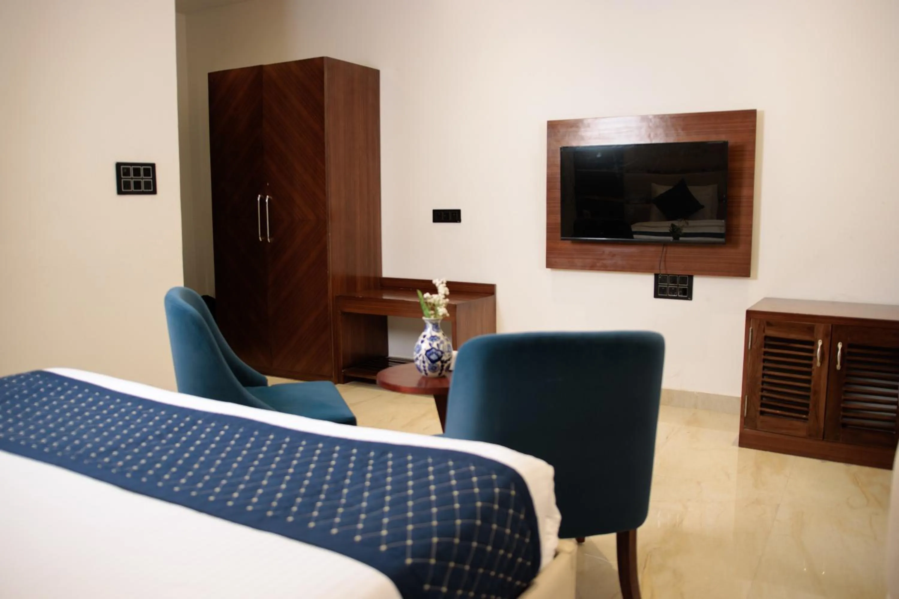 Bed in The Eliot Hotel & Banquet