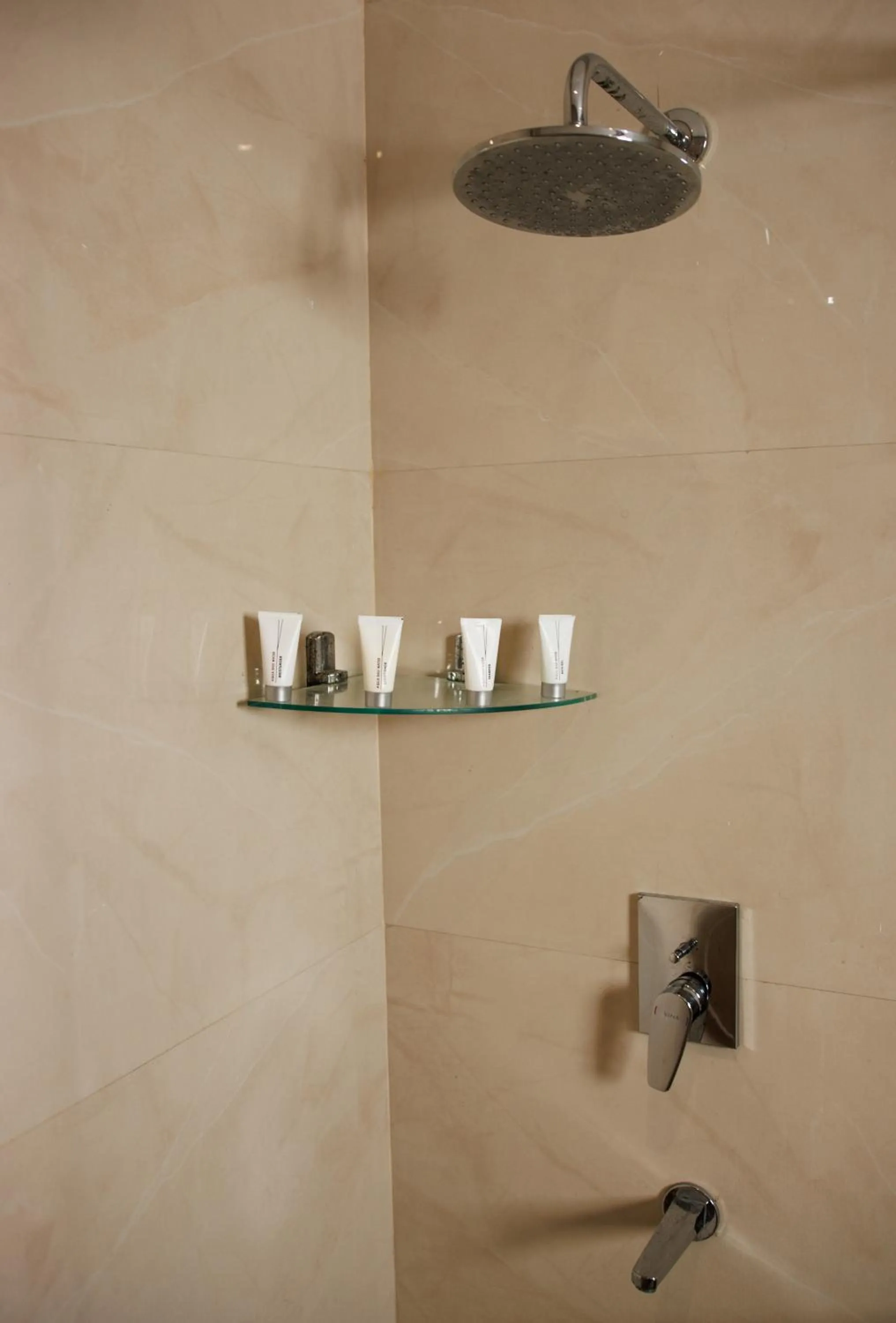 Bathroom in The Eliot Hotel & Banquet