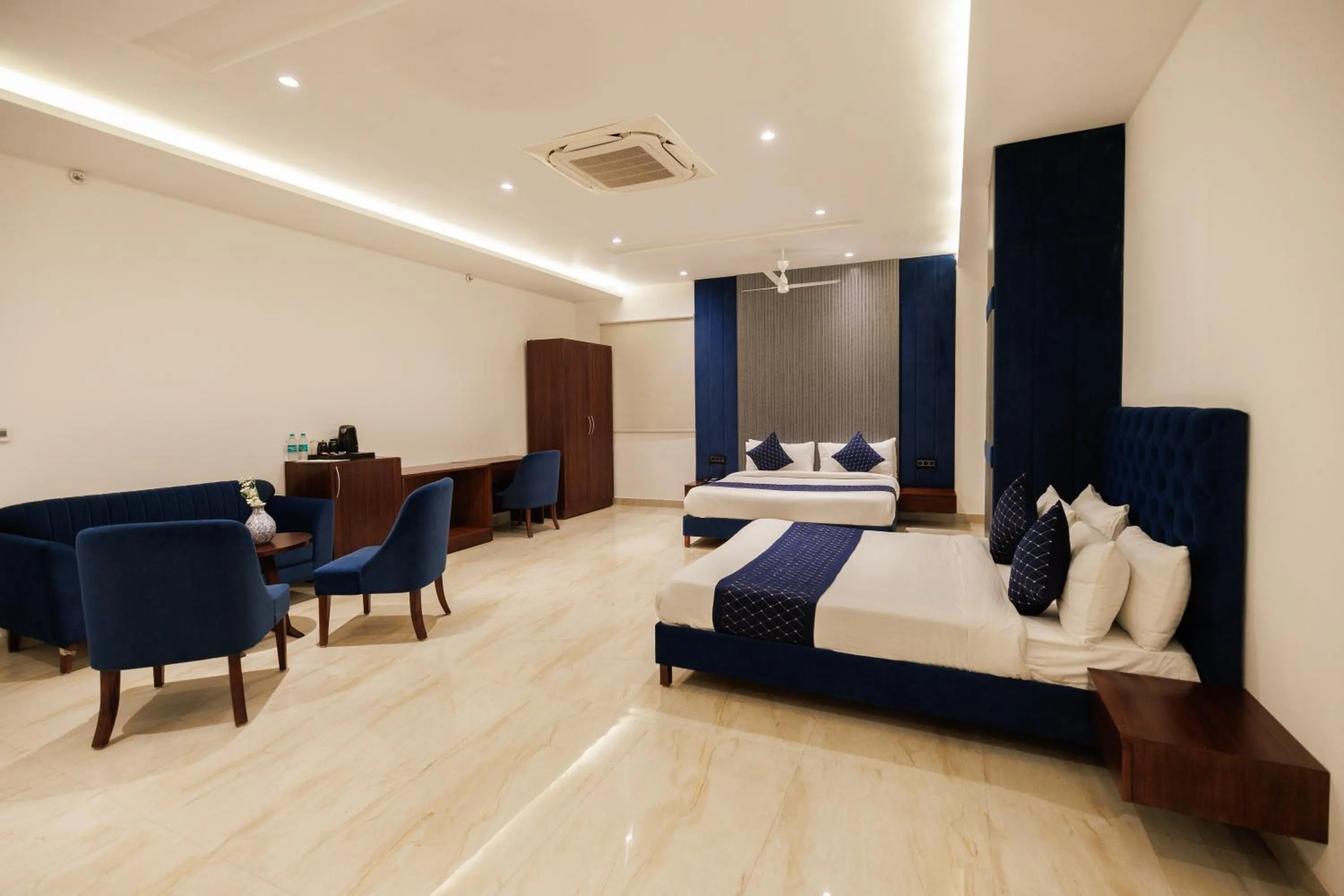 Photo of the whole room, Bed in The Eliot Hotel & Banquet