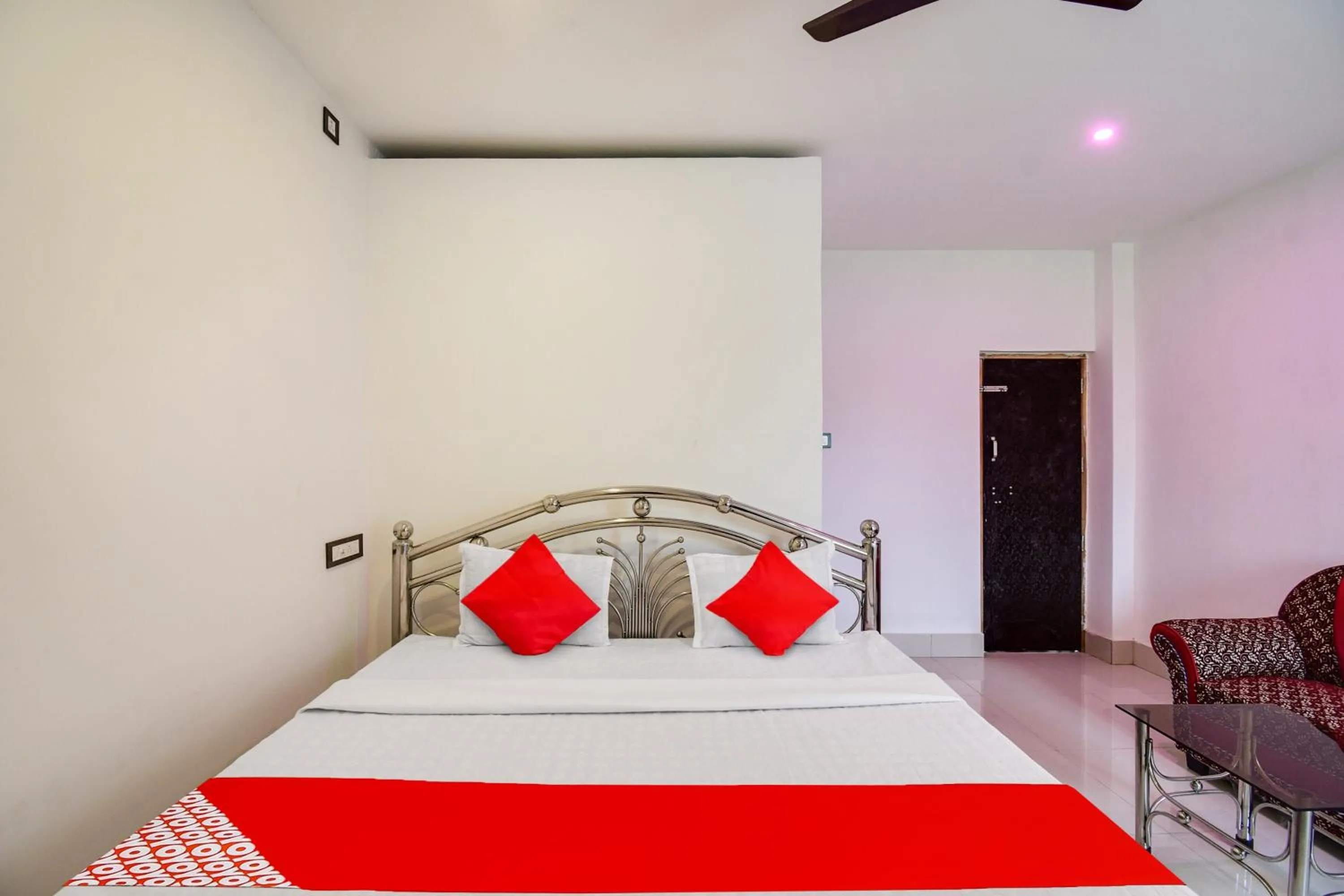 Bedroom, Bed in Hotel O Mango Leaf Hotel & Restaurant