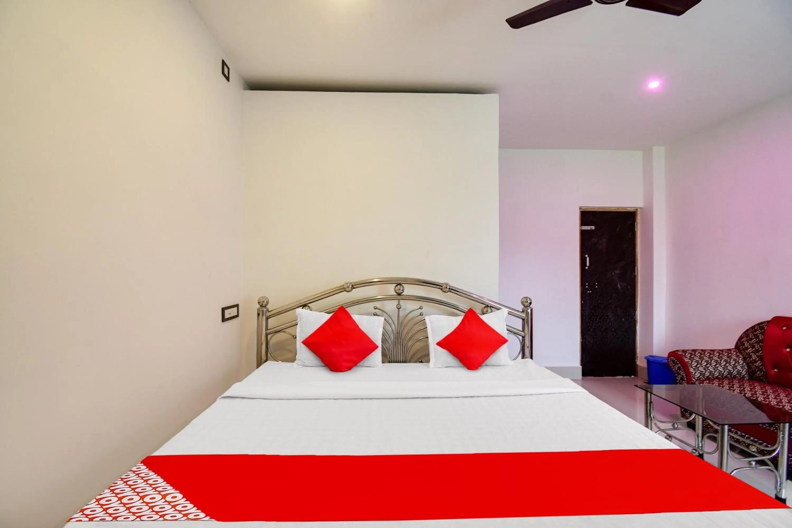 Bedroom, Bed in Hotel O Mango Leaf Hotel & Restaurant