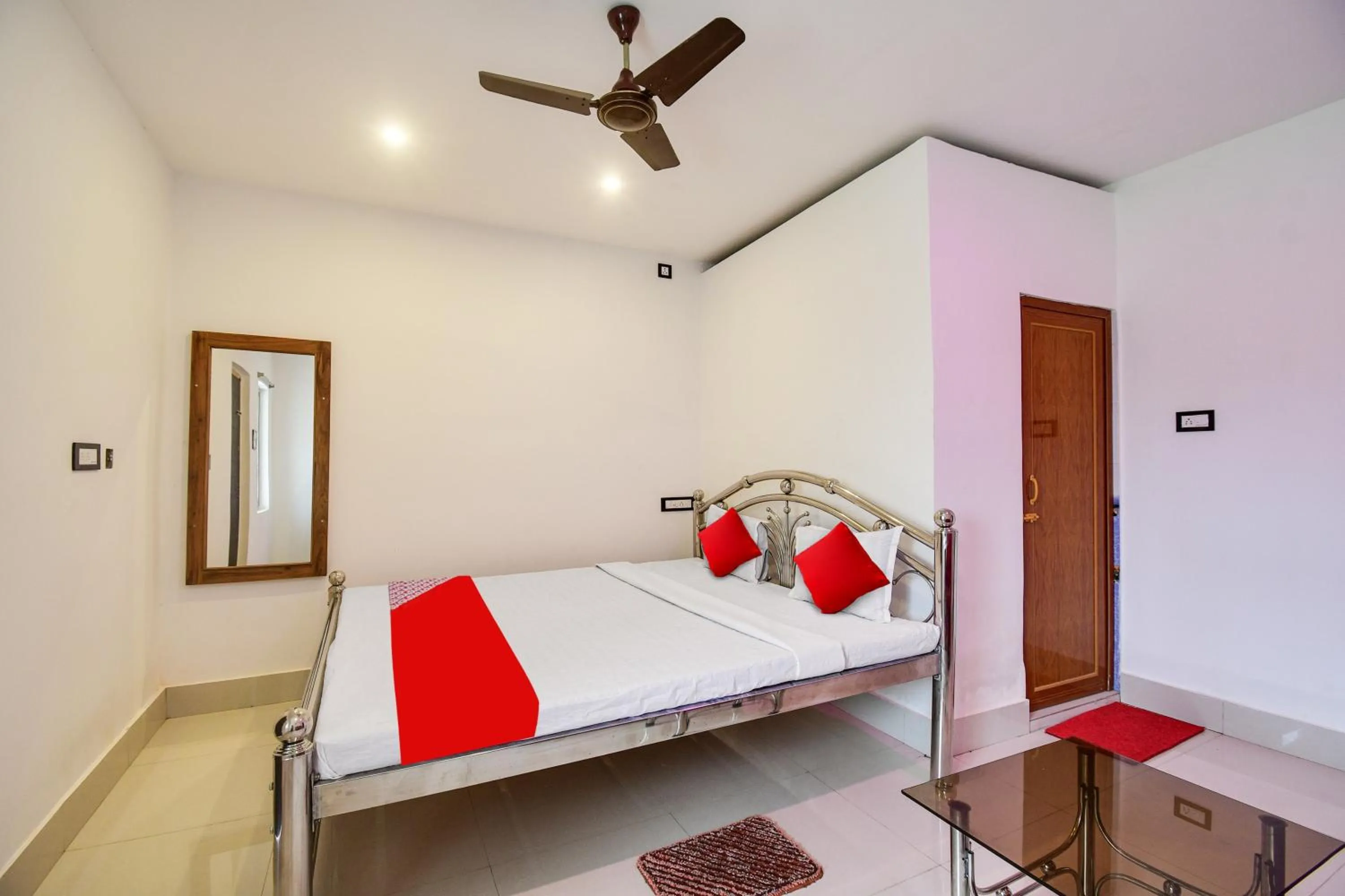 Bedroom, Bed in Hotel O Mango Leaf Hotel & Restaurant