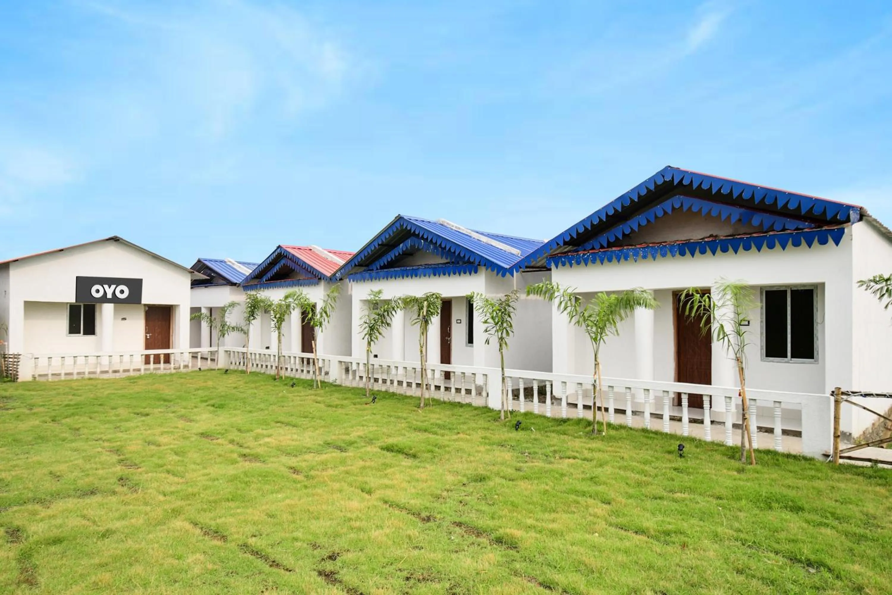 Facade/entrance in Hotel O Mango Leaf Hotel & Restaurant