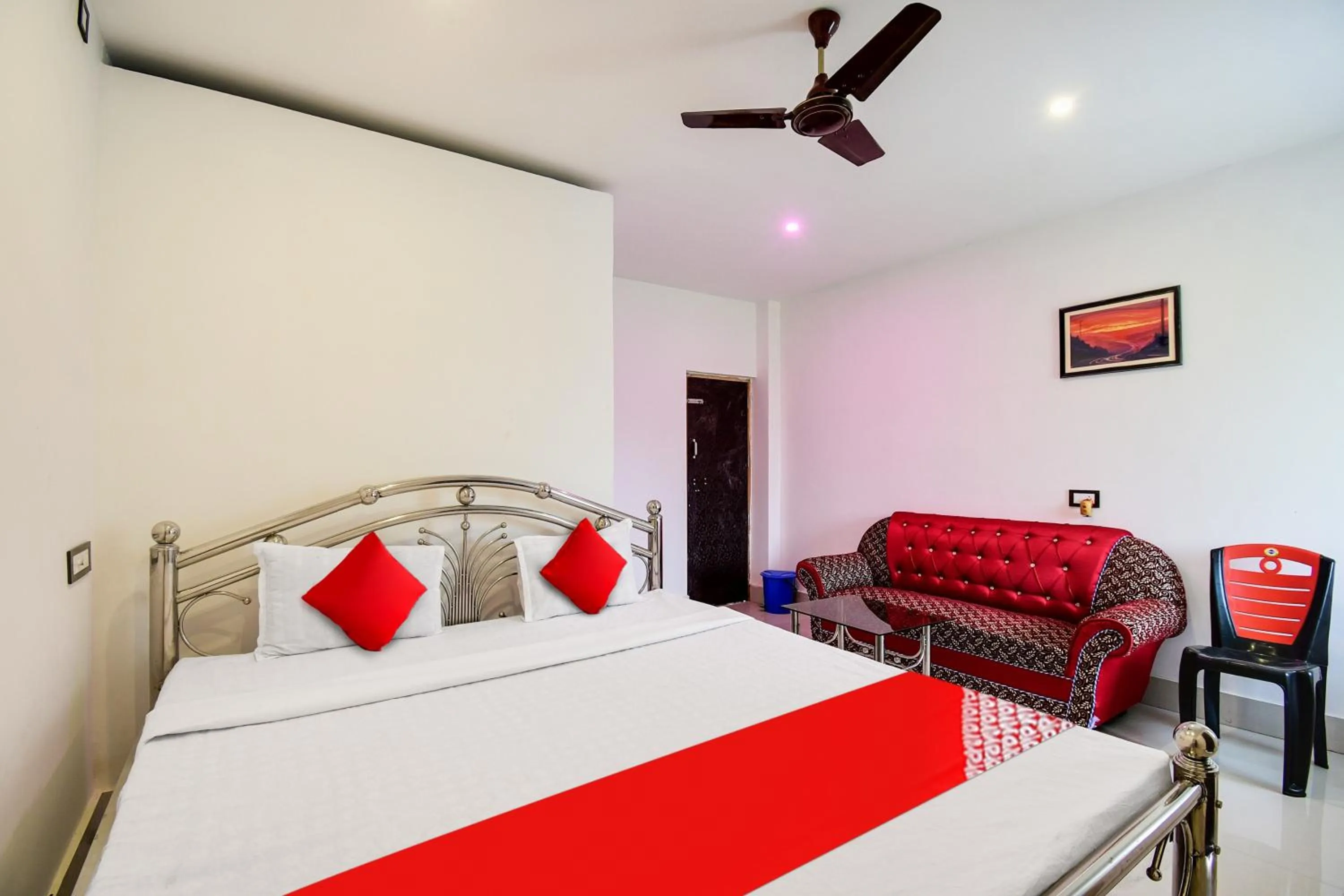 Bedroom, Bed in Hotel O Mango Leaf Hotel & Restaurant