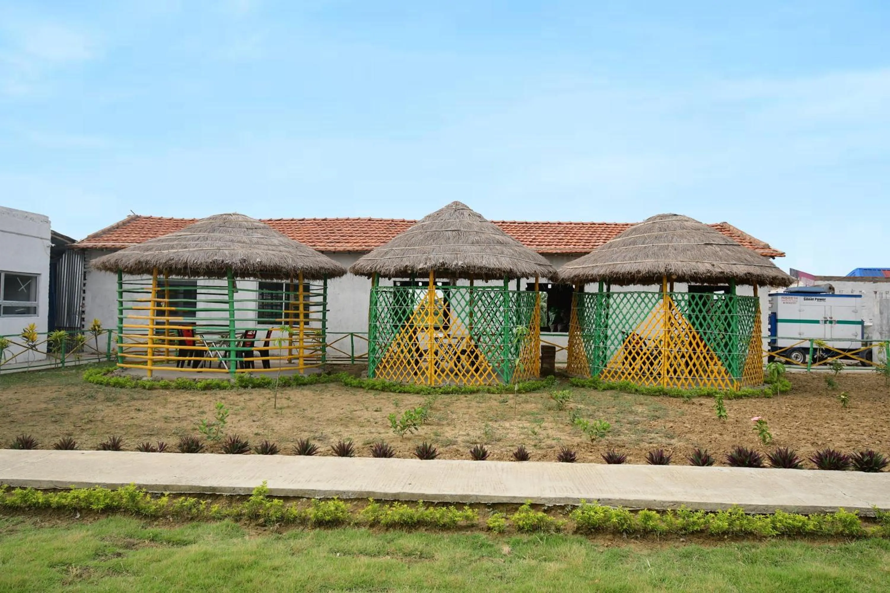 Facade/entrance in Hotel O Mango Leaf Hotel & Restaurant