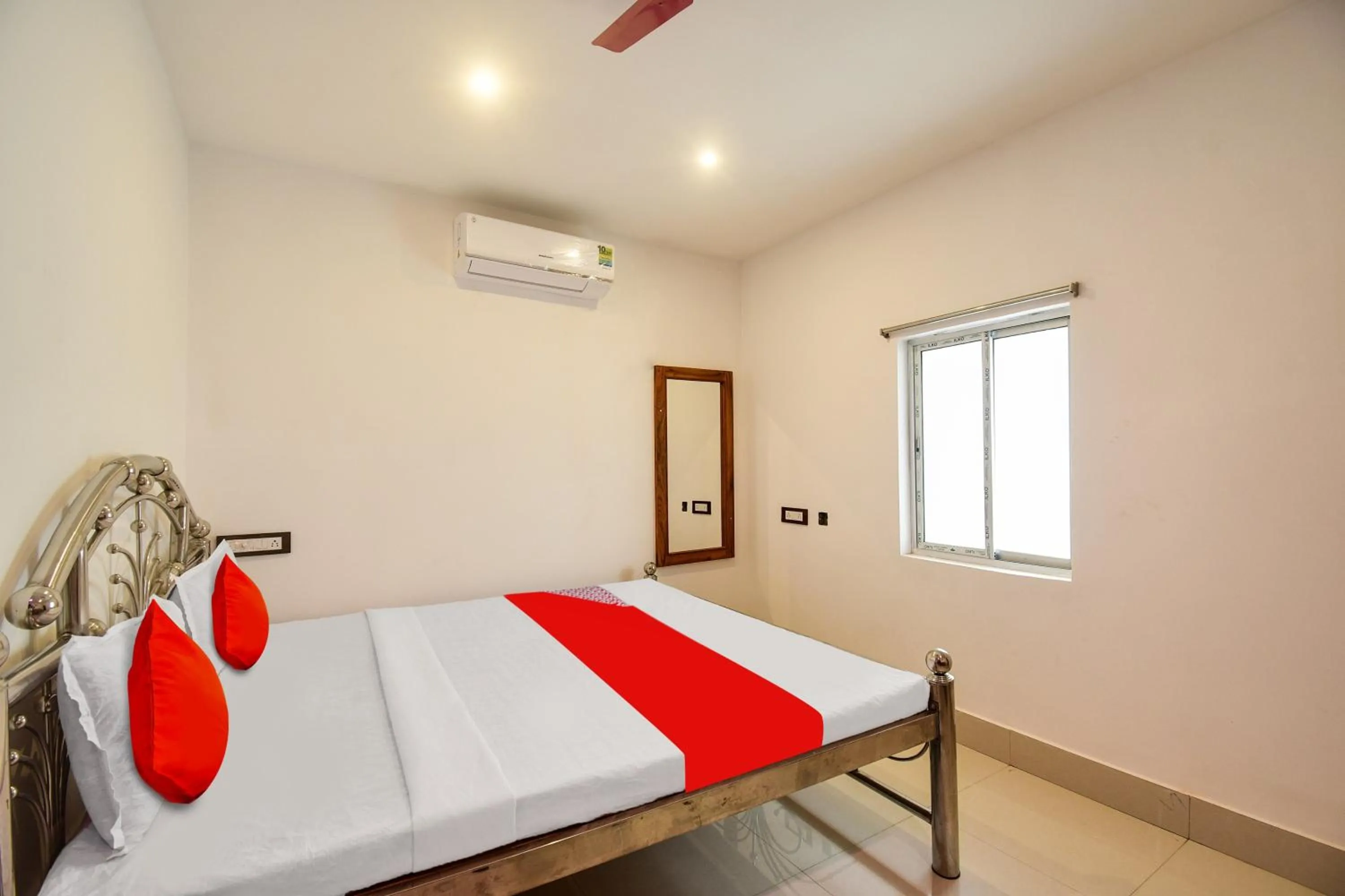 Bedroom, Bed in Hotel O Mango Leaf Hotel & Restaurant