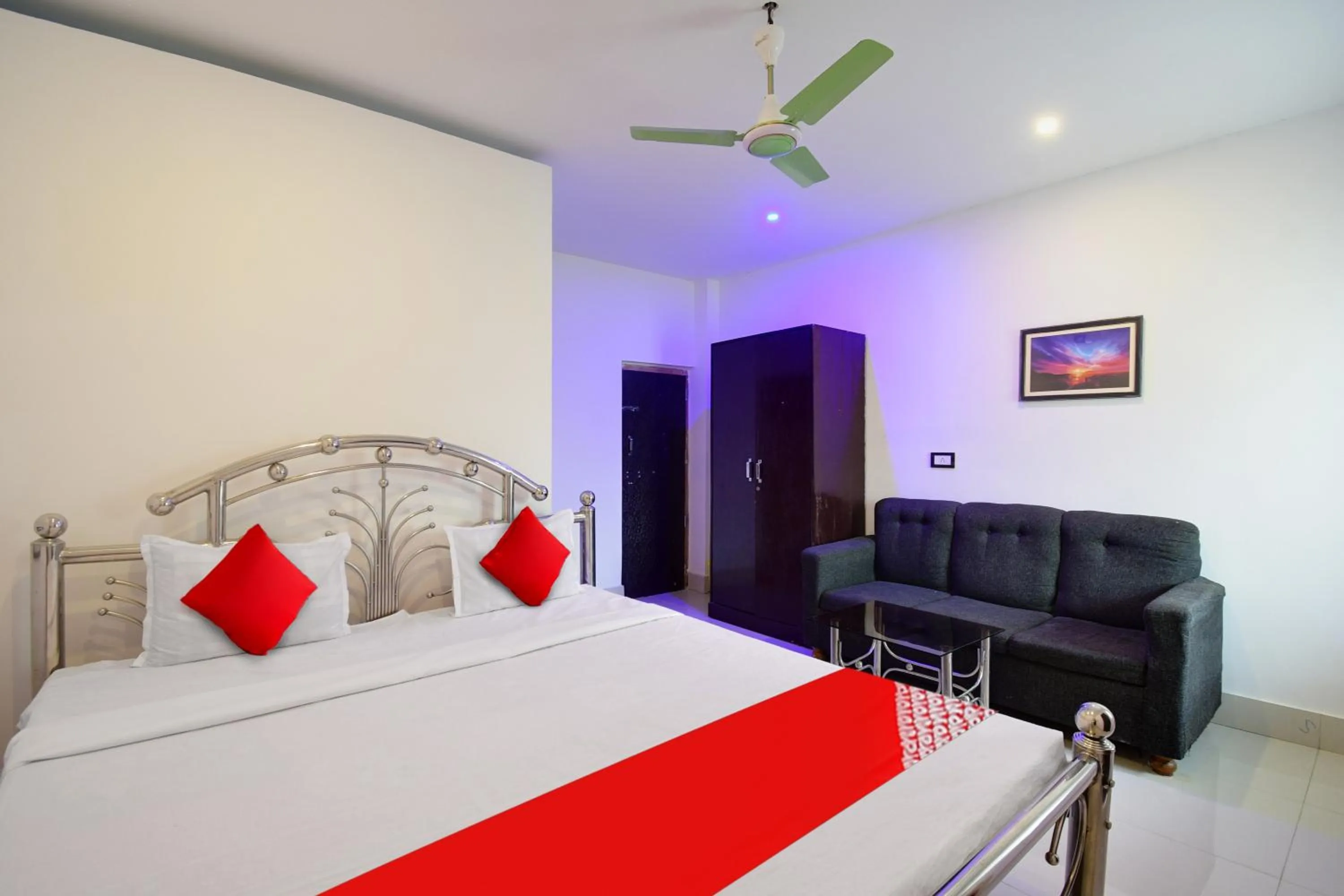 Bedroom, Bed in Hotel O Mango Leaf Hotel & Restaurant