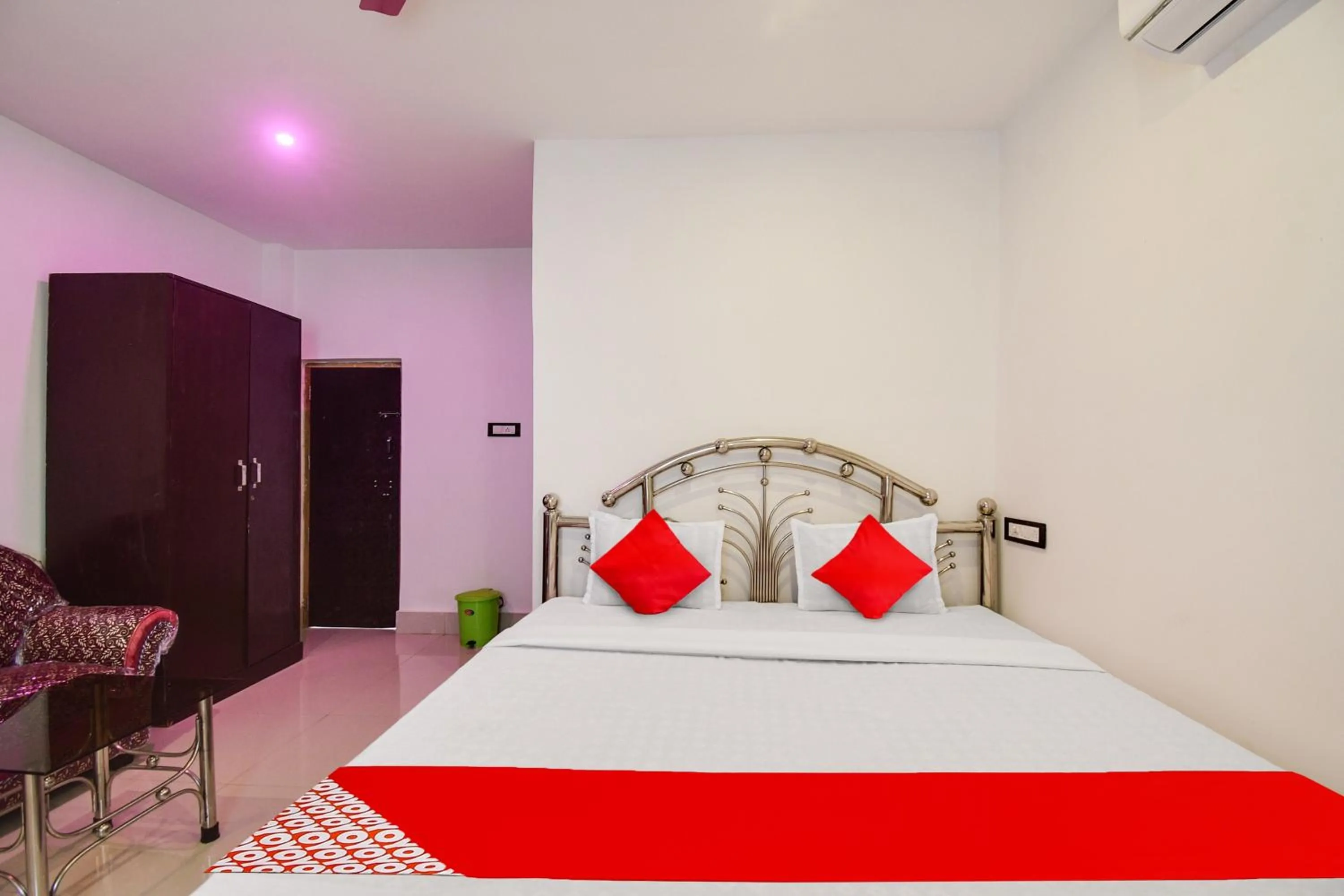 Bedroom, Bed in Hotel O Mango Leaf Hotel & Restaurant