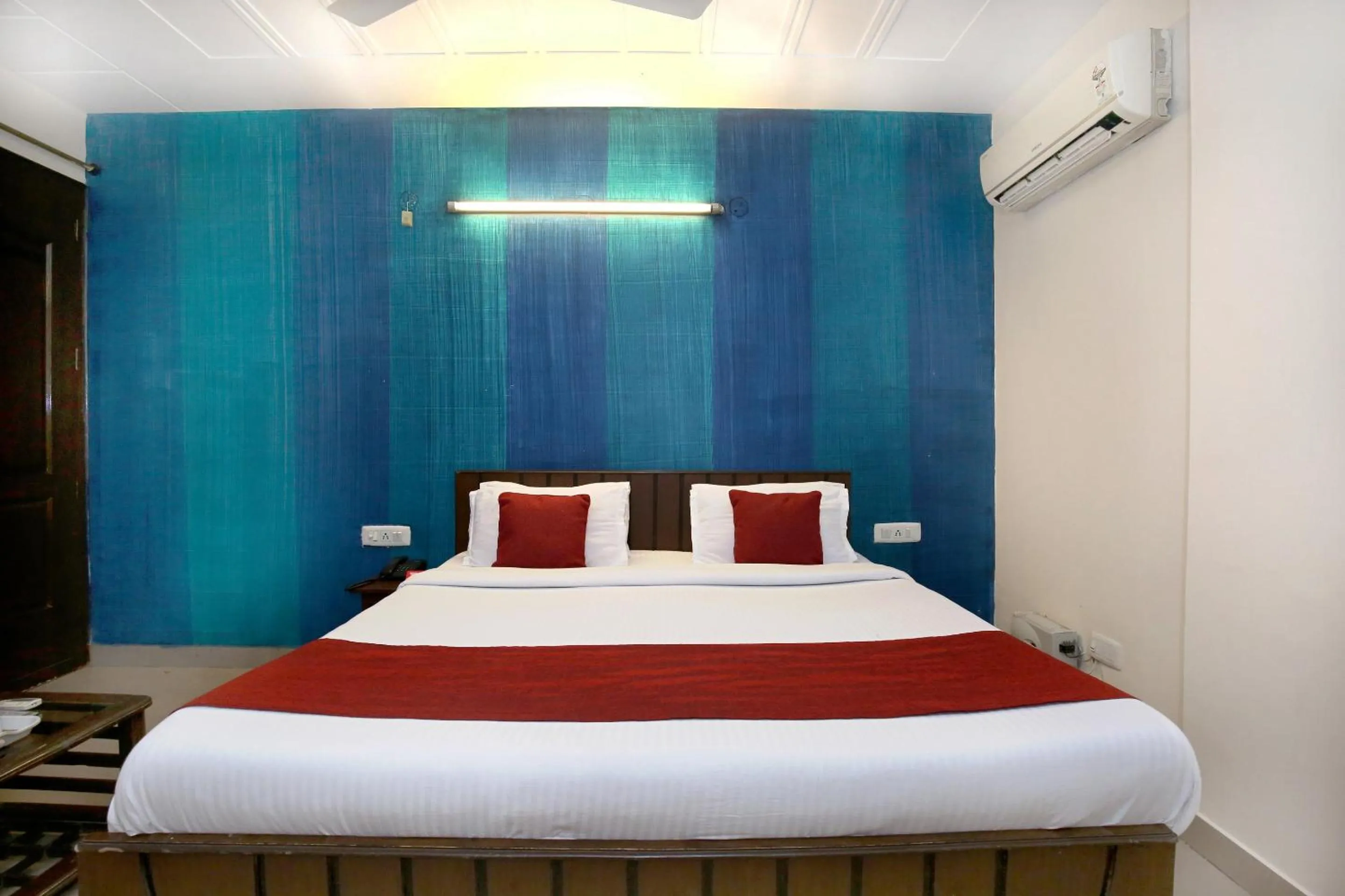 Bedroom in Hotel O Sangam 45