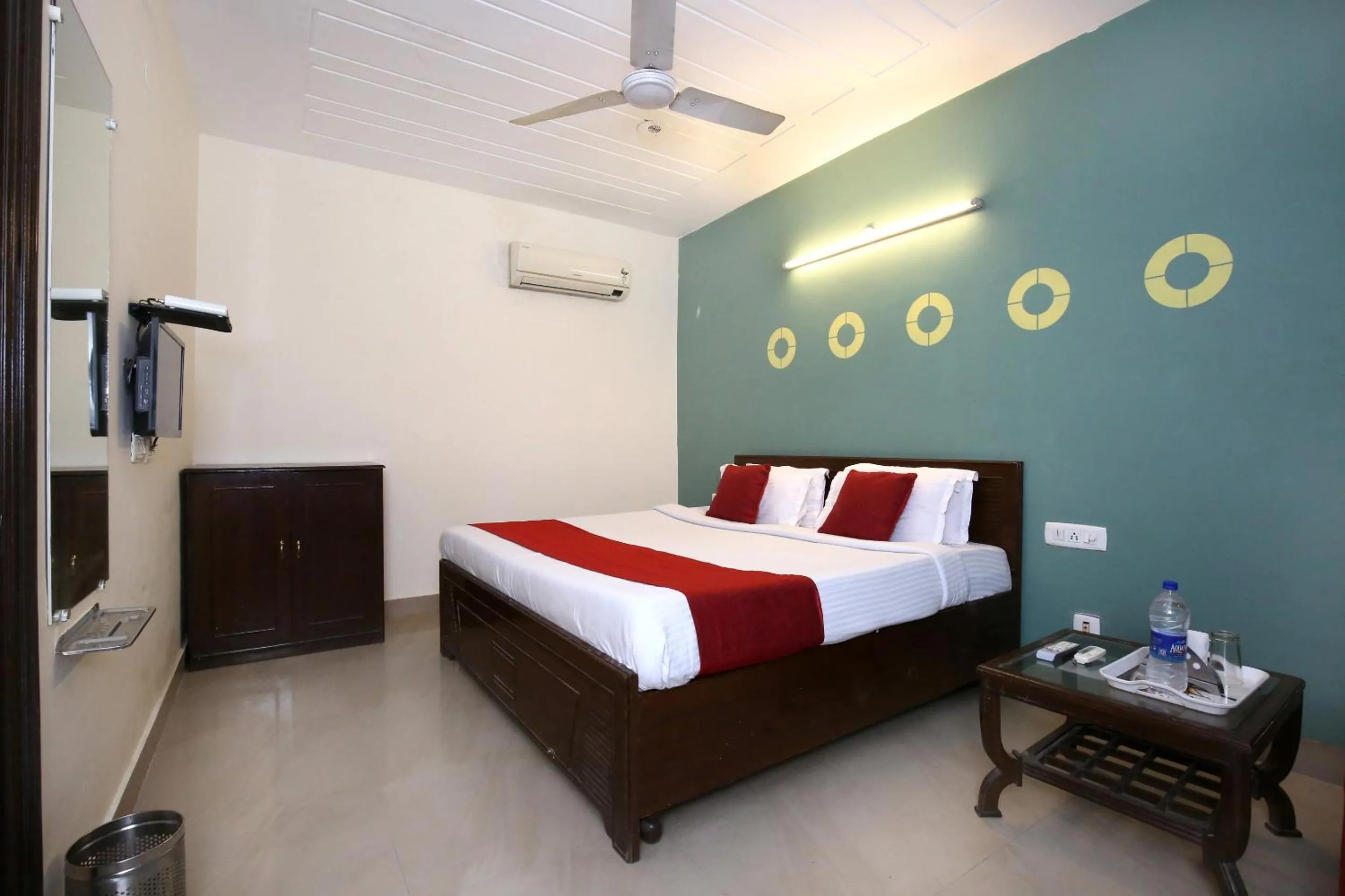 Bedroom in Hotel O Sangam 45